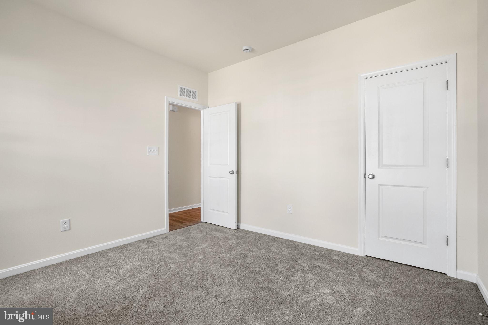 CAPTAIN'S COVE - Residential