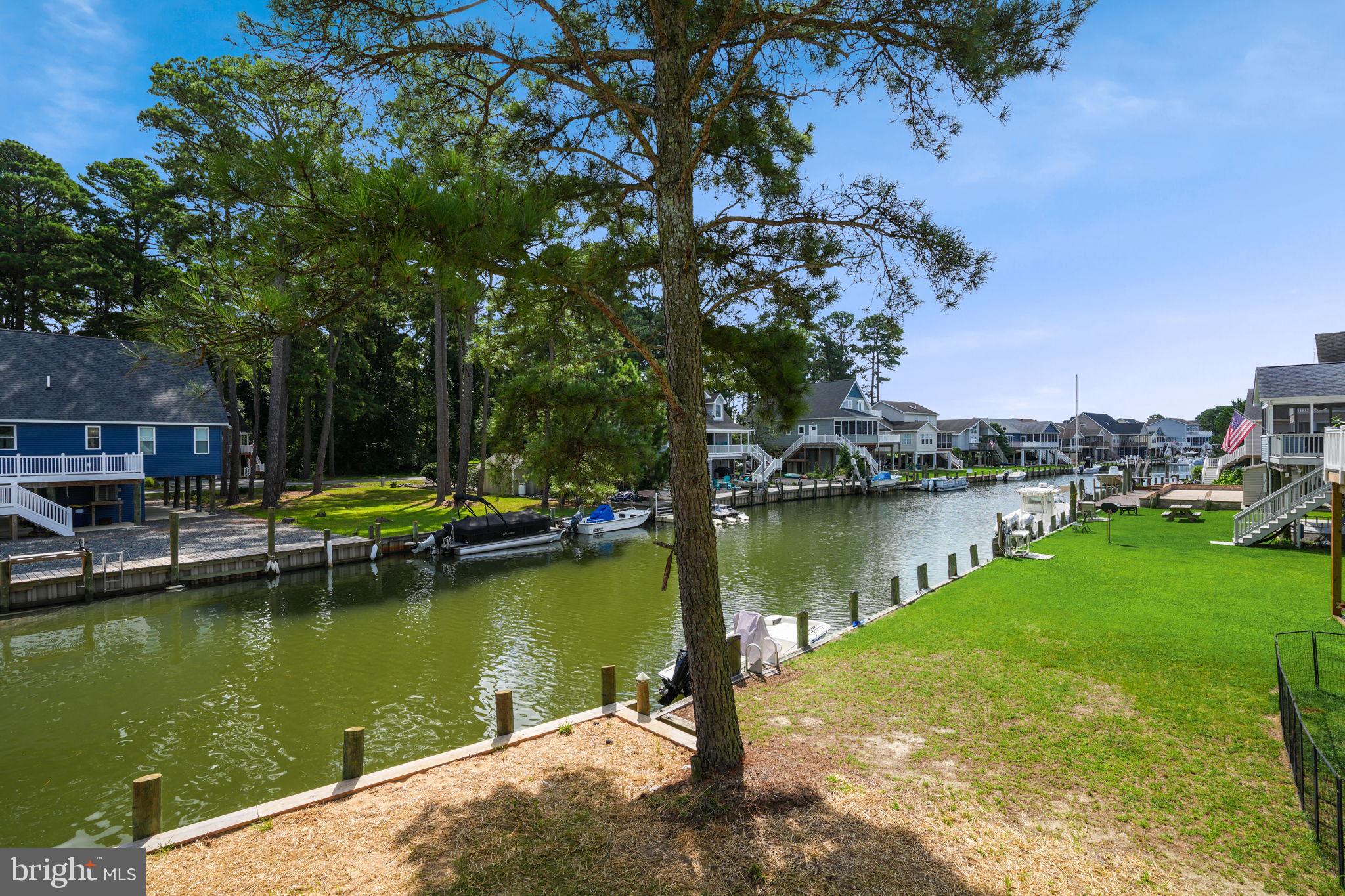 CAPTAIN'S COVE - Residential