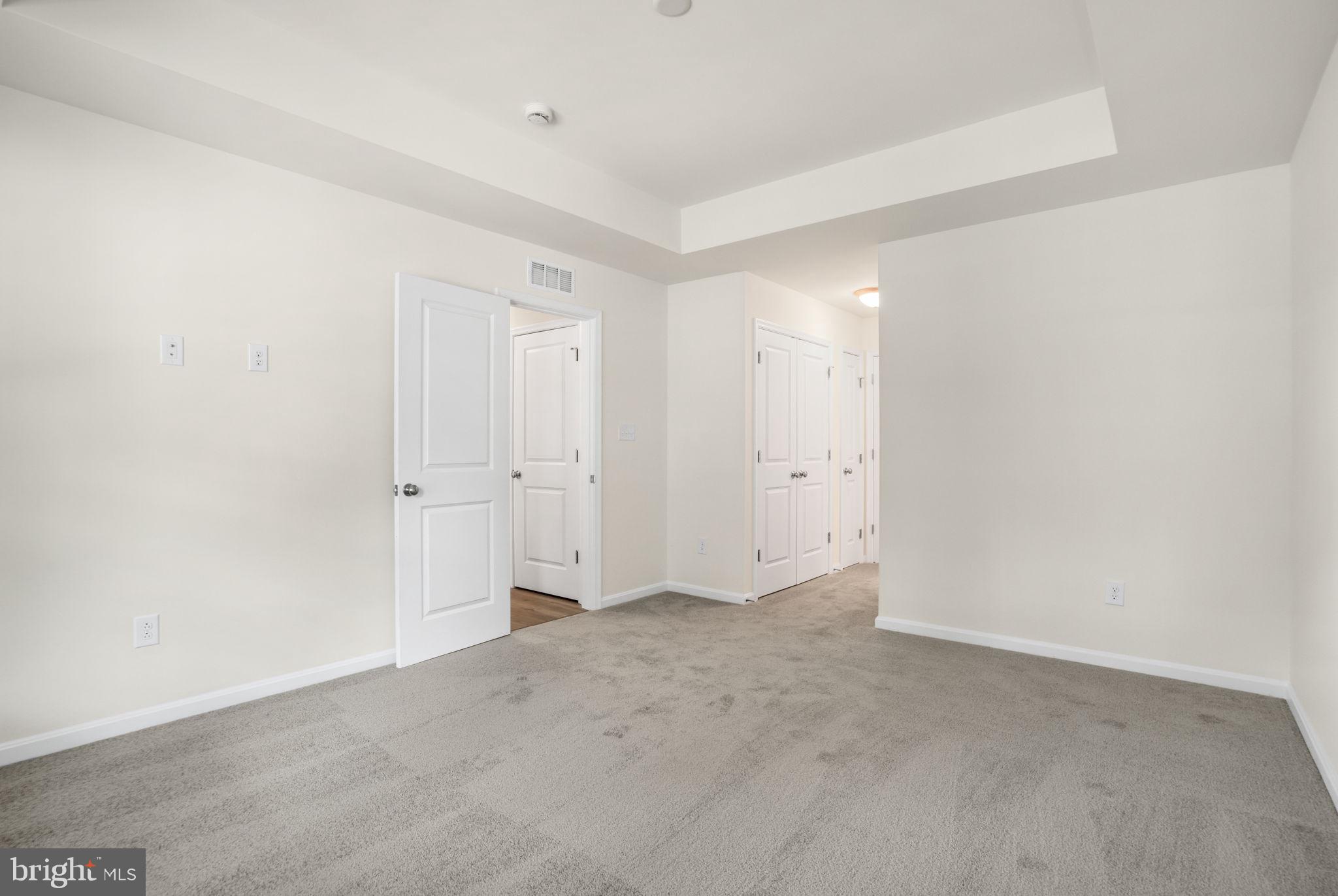 CAPTAIN'S COVE - Residential