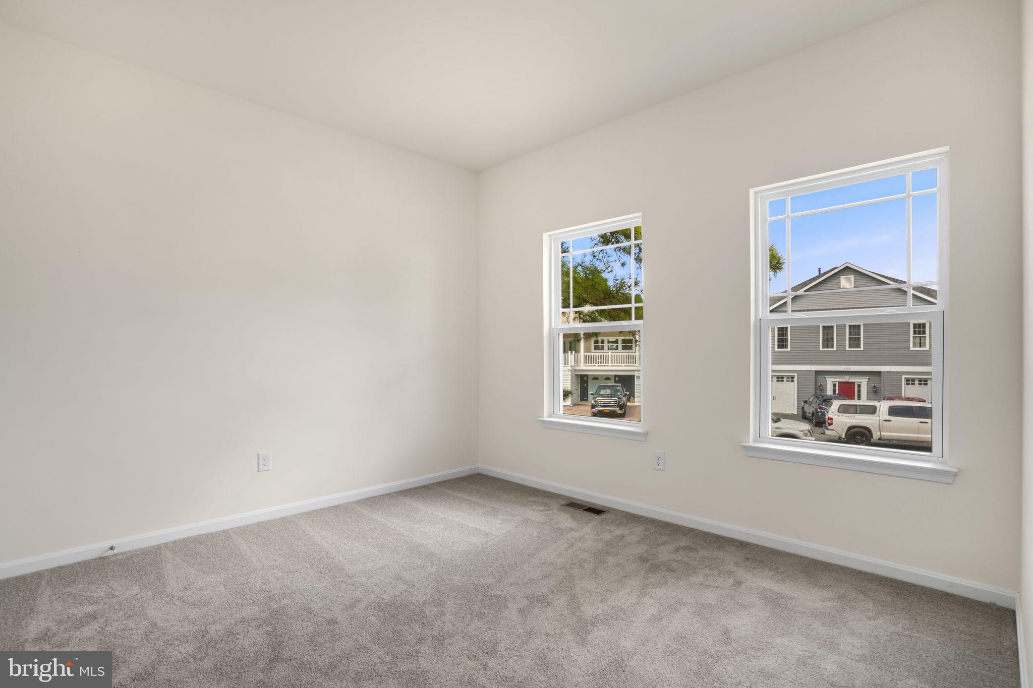 CAPTAIN'S COVE - Residential