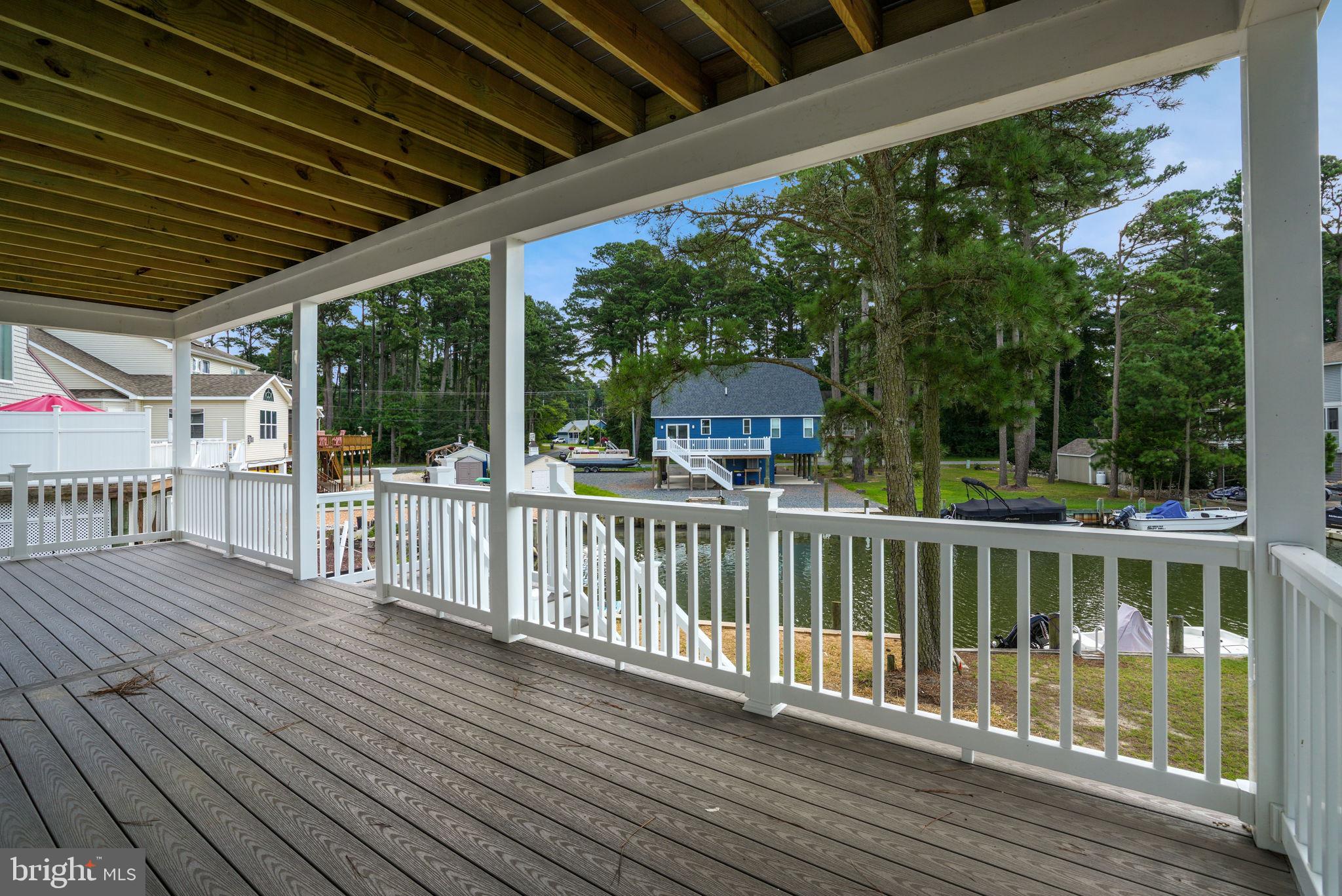 CAPTAIN'S COVE - Residential