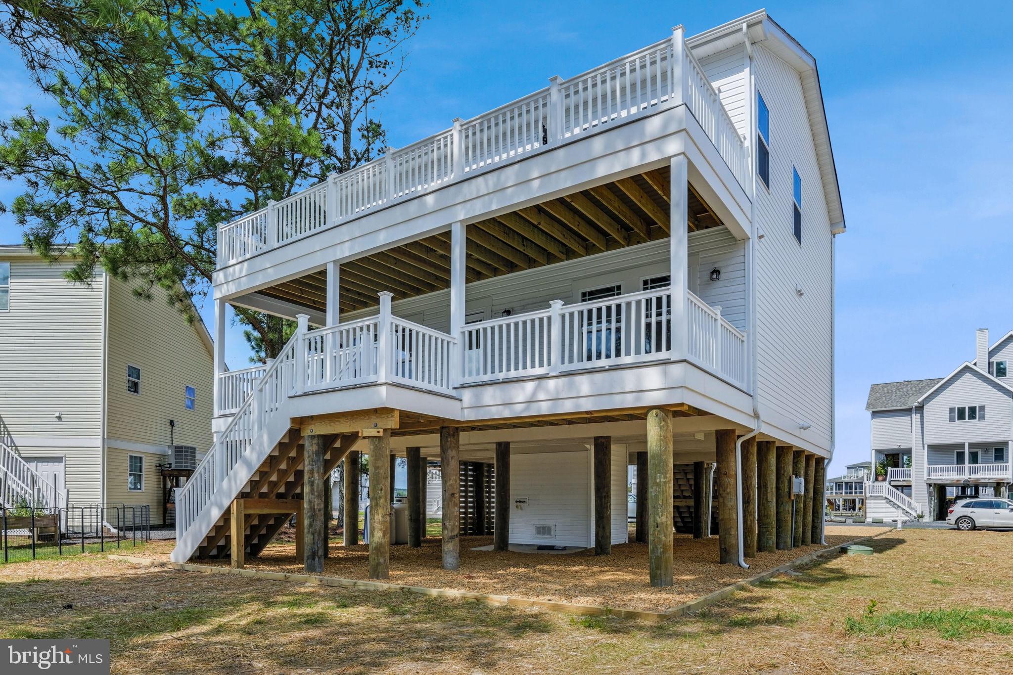 CAPTAIN'S COVE - Residential