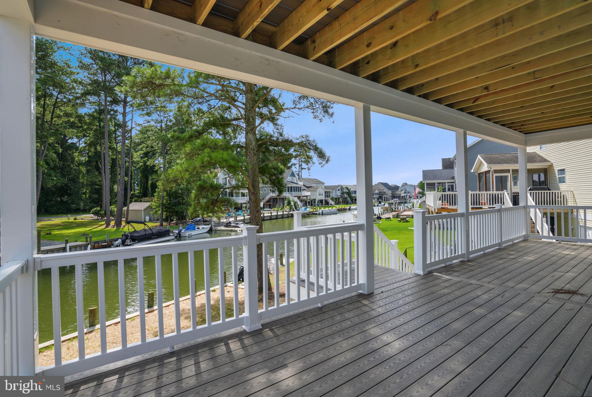 CAPTAIN'S COVE - Residential