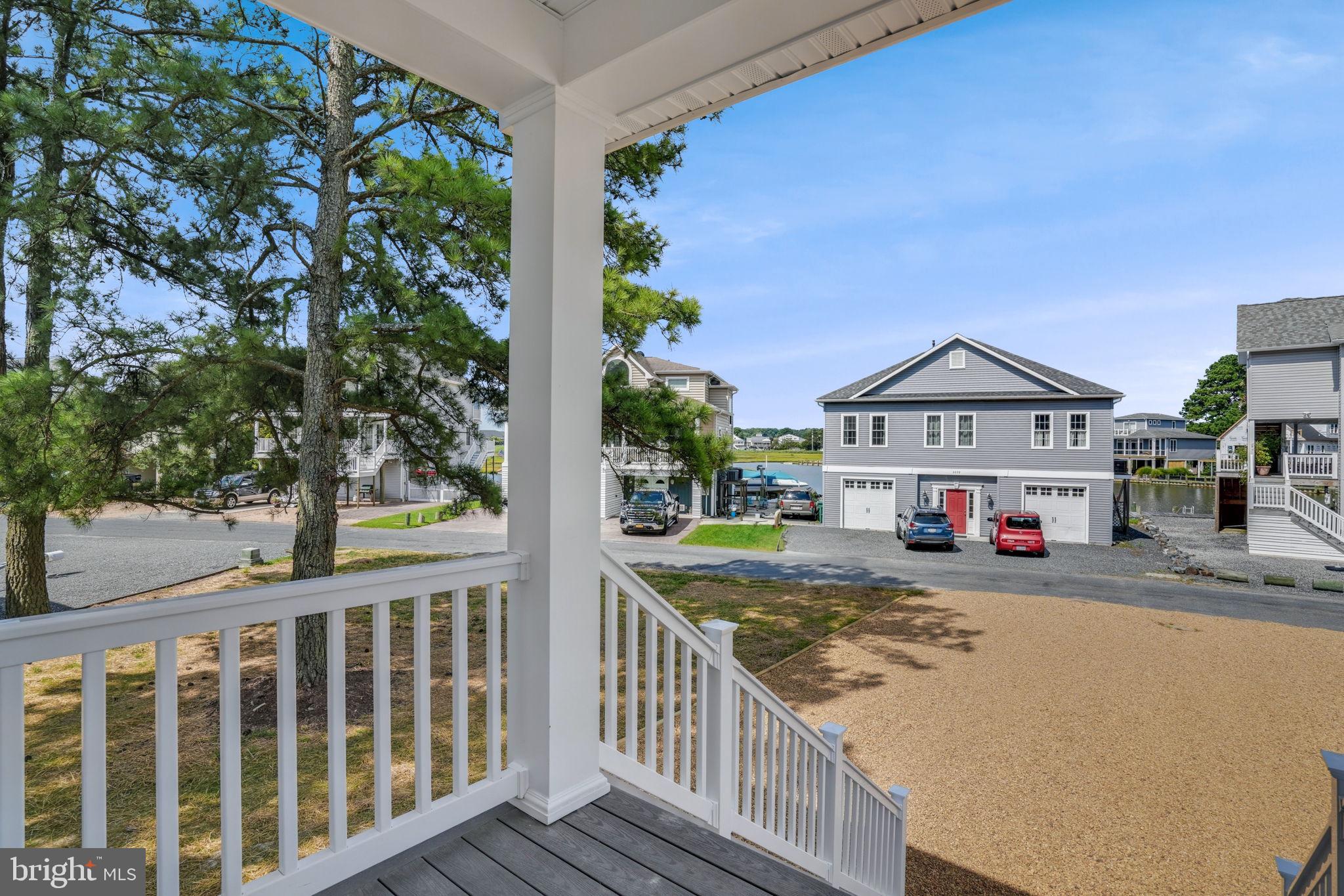 CAPTAIN'S COVE - Residential