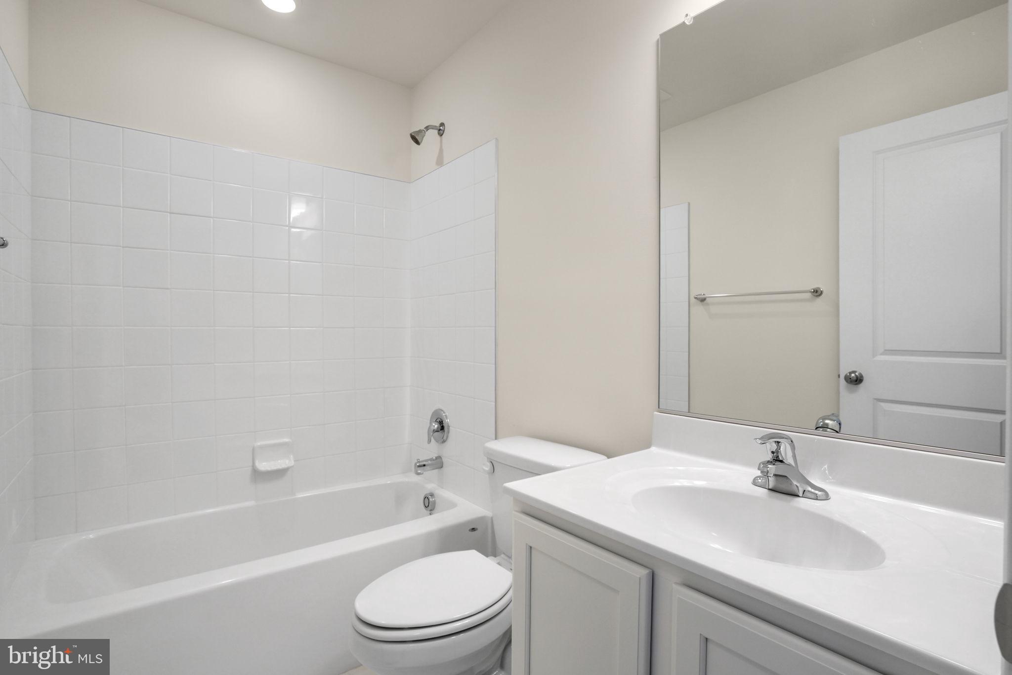 CAPTAIN'S COVE - Residential