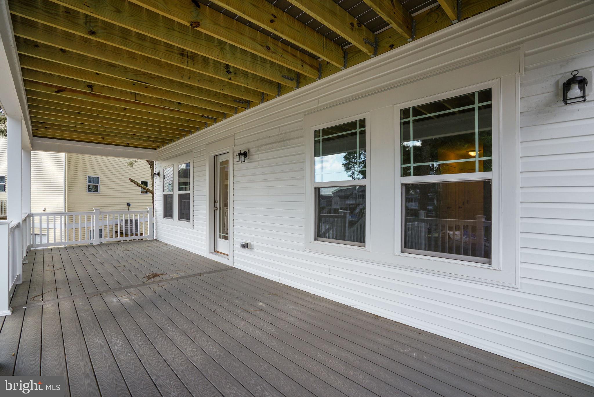 CAPTAIN'S COVE - Residential