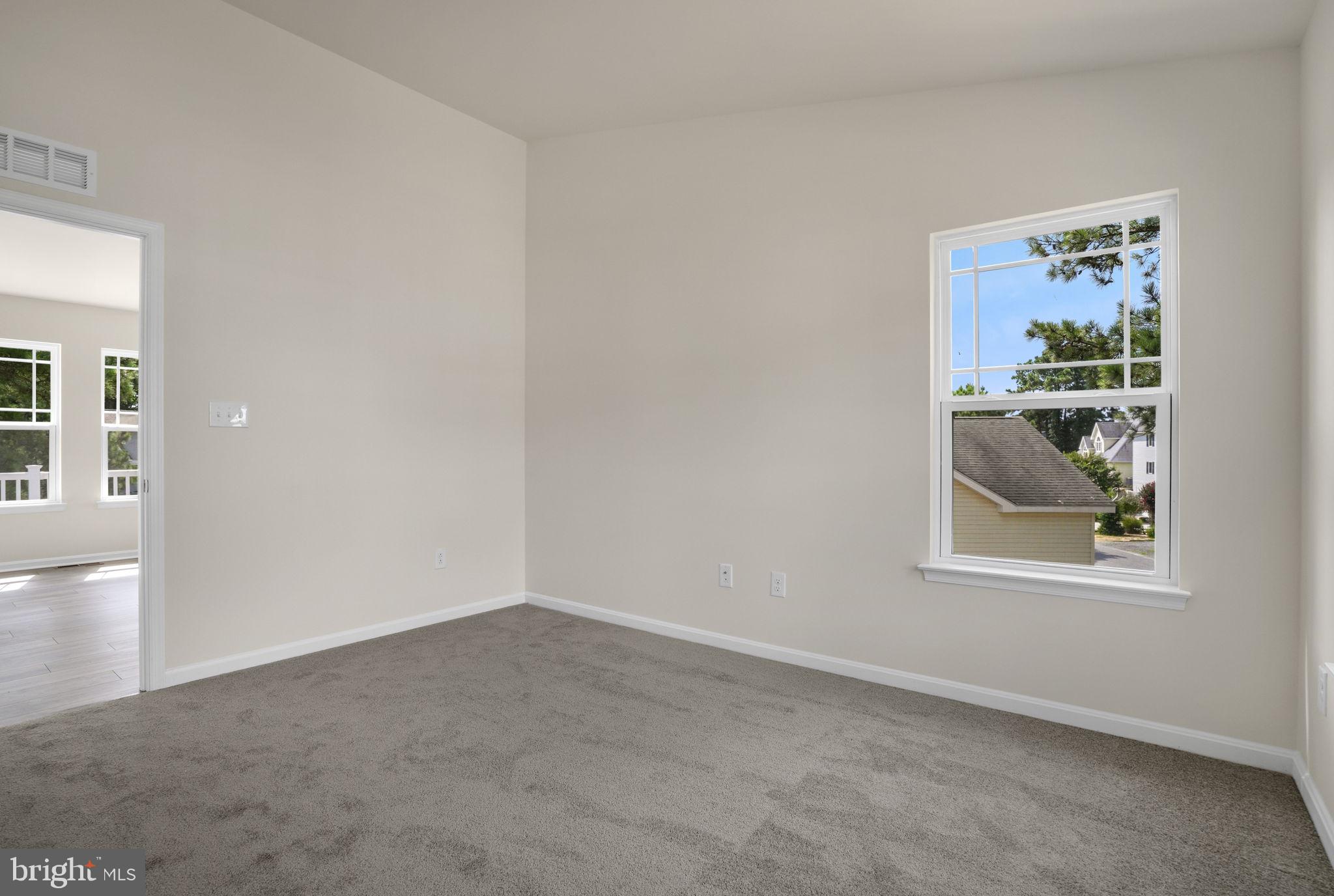 CAPTAIN'S COVE - Residential