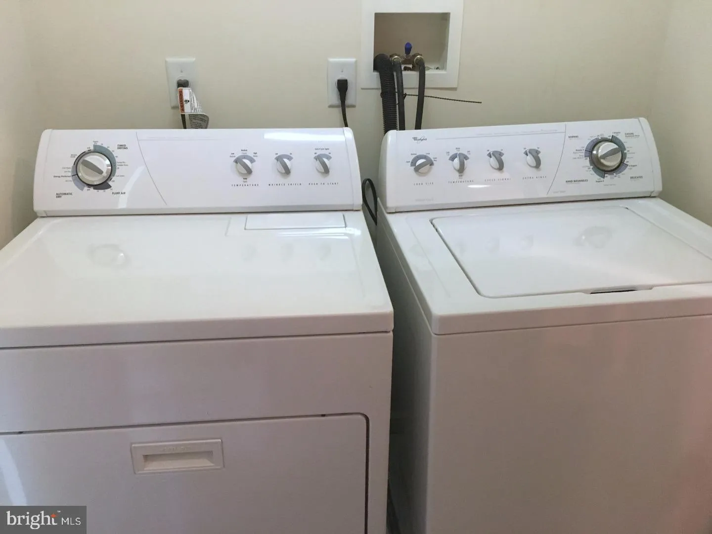 Ewing, New Jersey 08618, United States, 2 Bedrooms Bedrooms, ,2 BathroomsBathrooms,Residential,Contingent,2560