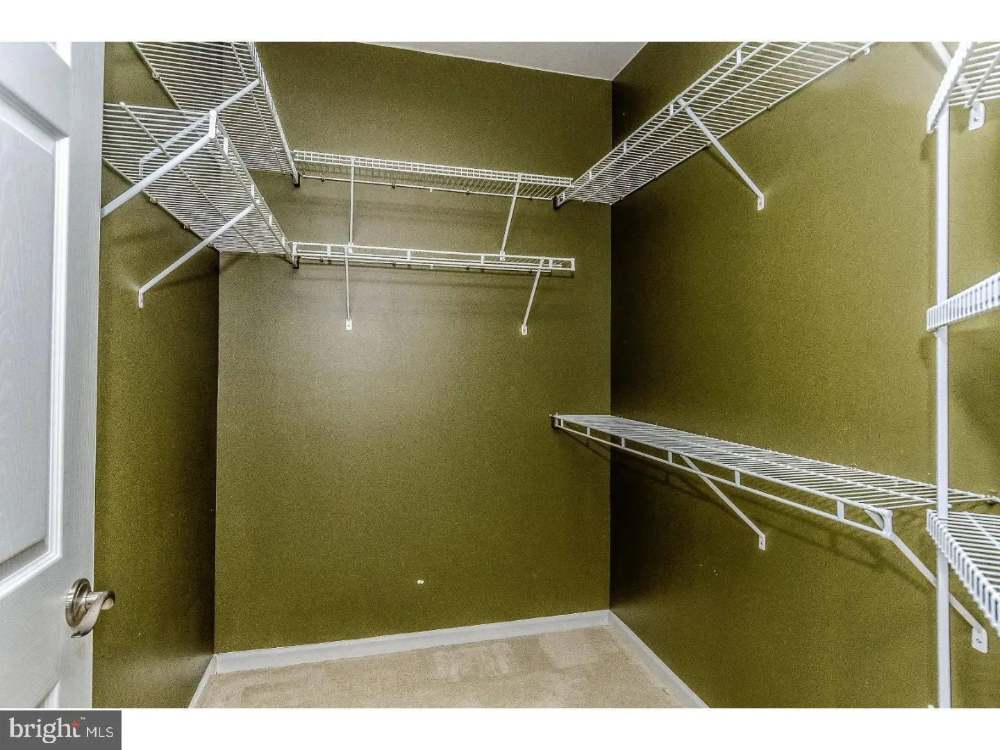 Ewing, New Jersey 08618, United States, 2 Bedrooms Bedrooms, ,2 BathroomsBathrooms,Residential,Contingent,2560