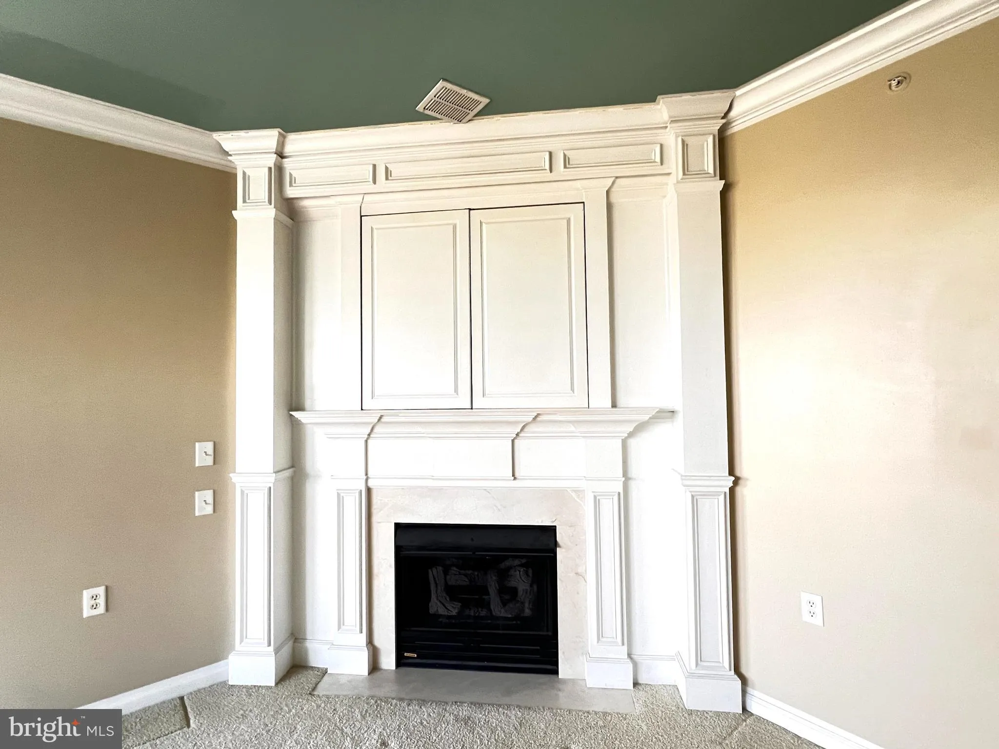 Ewing, New Jersey 08618, United States, 2 Bedrooms Bedrooms, ,2 BathroomsBathrooms,Residential,Contingent,2560