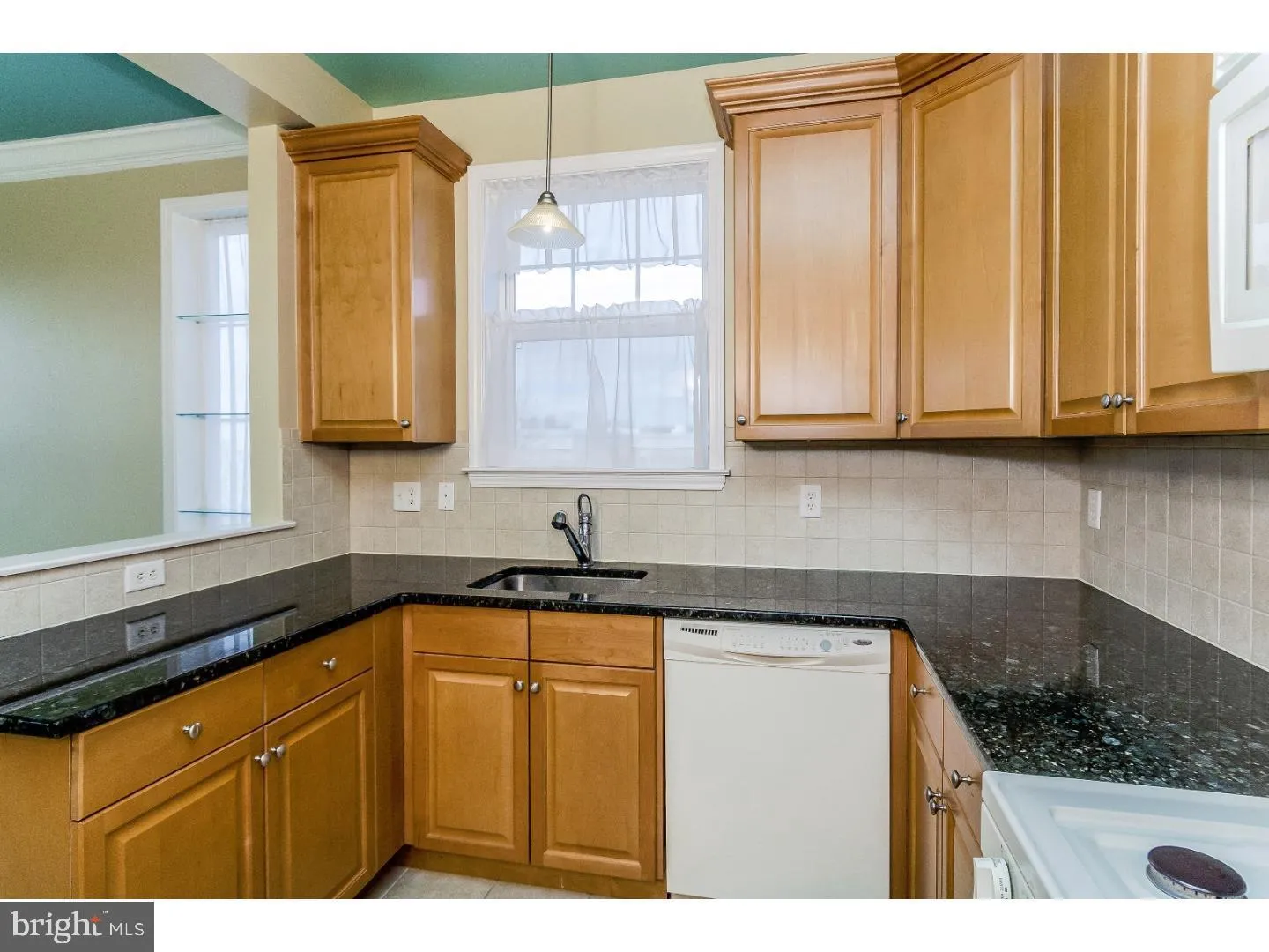 Ewing, New Jersey 08618, United States, 2 Bedrooms Bedrooms, ,2 BathroomsBathrooms,Residential,Contingent,2560