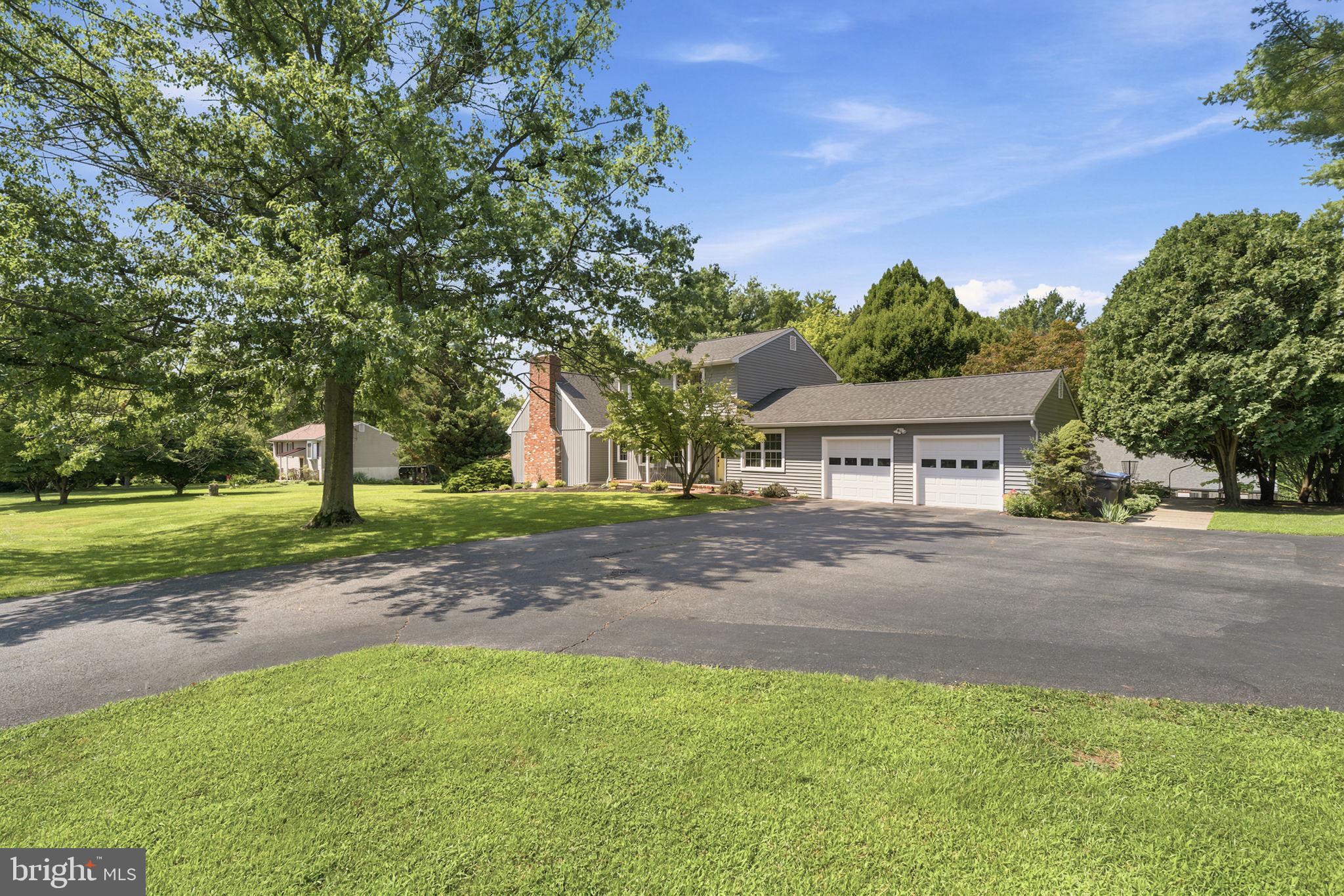10 HIDDEN SPRING LANE