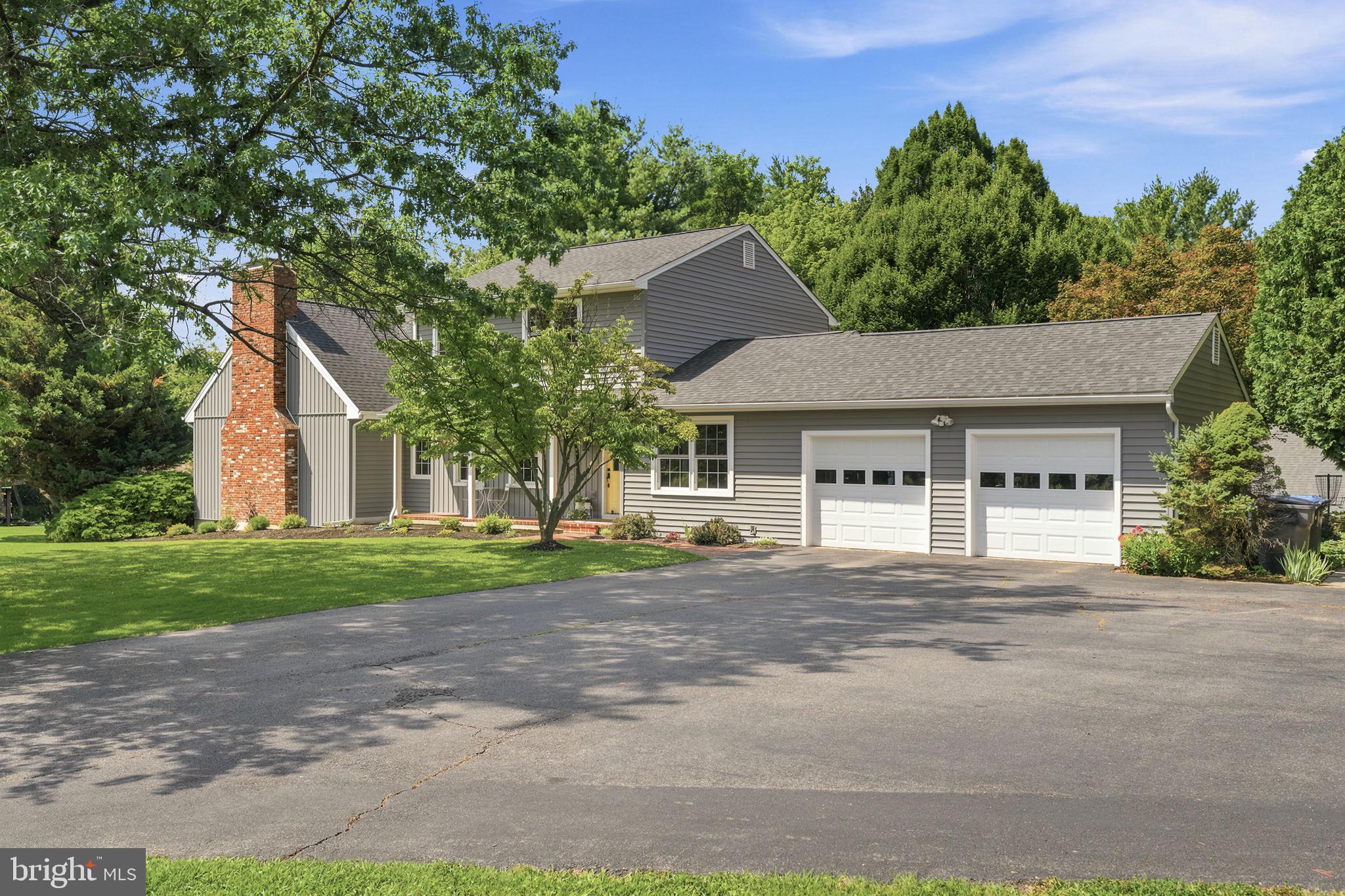 10 HIDDEN SPRING LANE