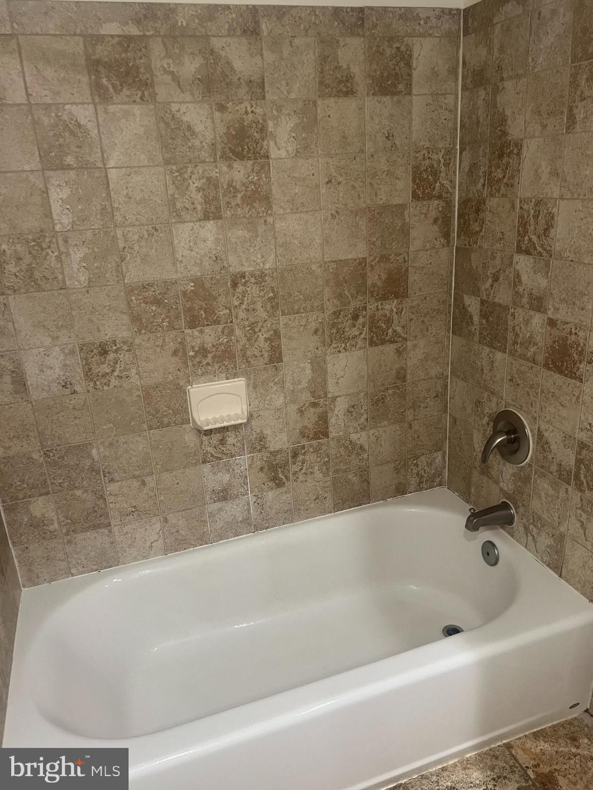 NEWGATE - Residential Lease