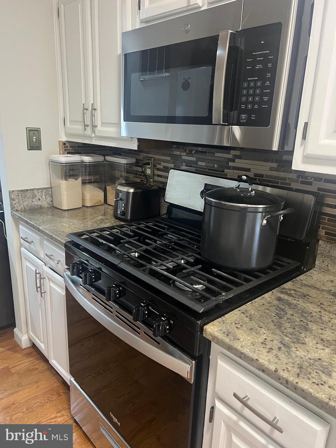 NEWGATE - Residential Lease