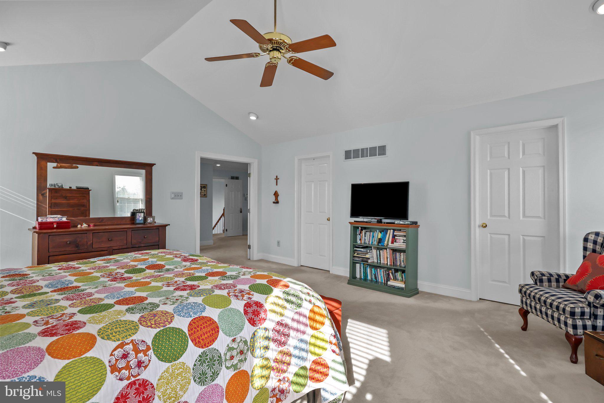 NORTHAMPTON CHASE - Residential