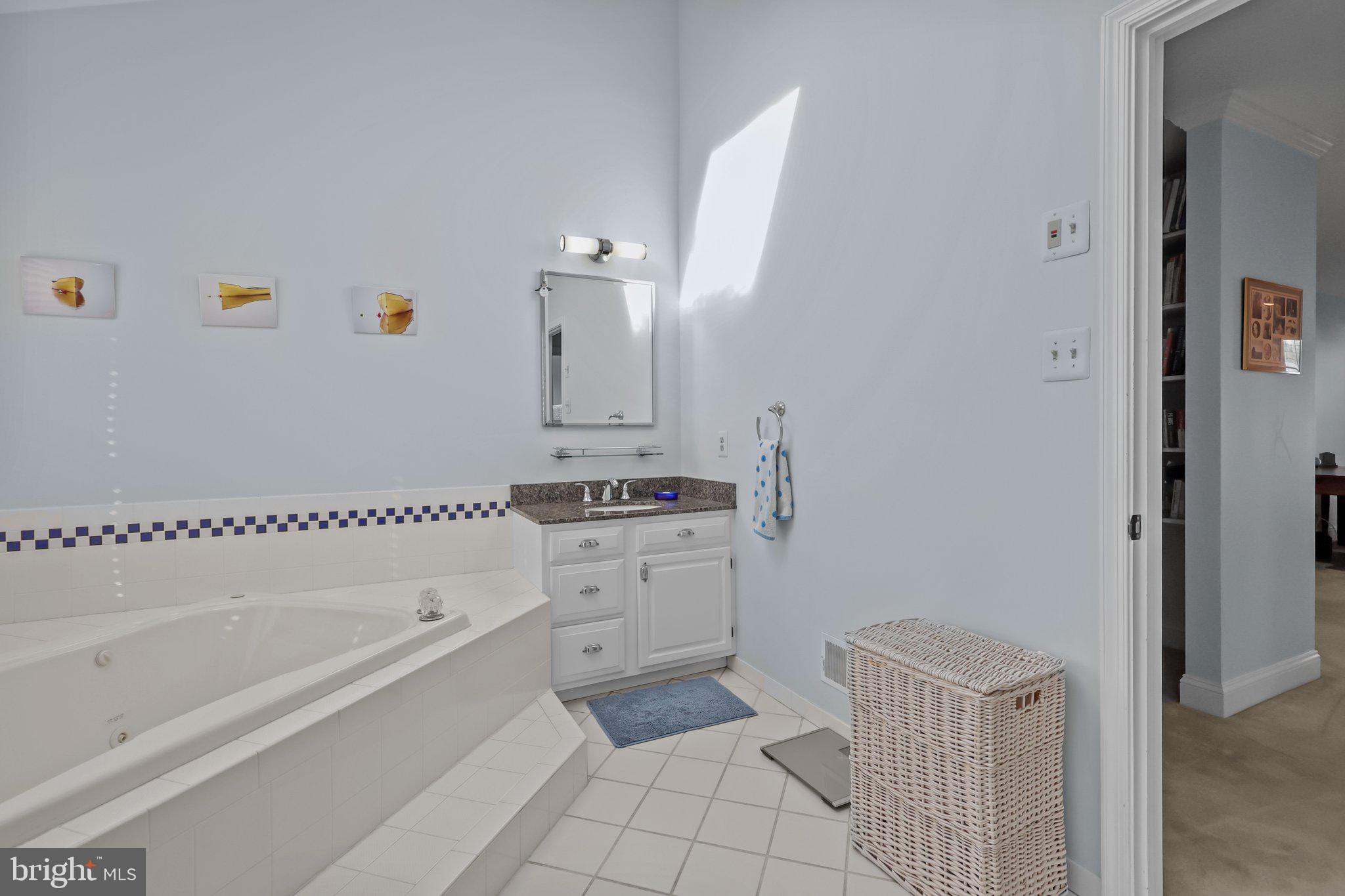 NORTHAMPTON CHASE - Residential