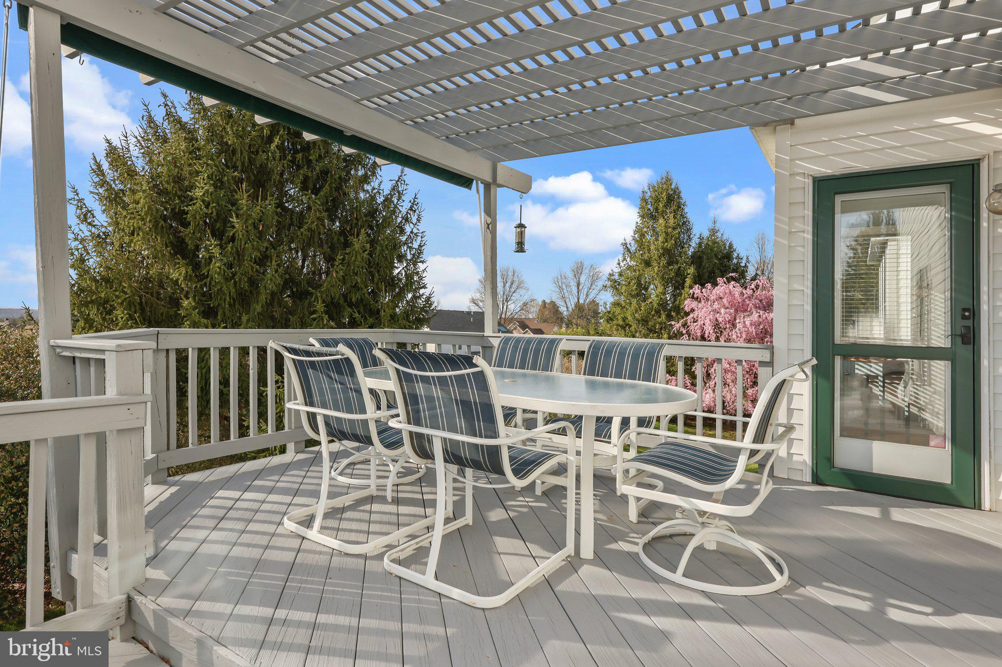 NORTHAMPTON CHASE - Residential