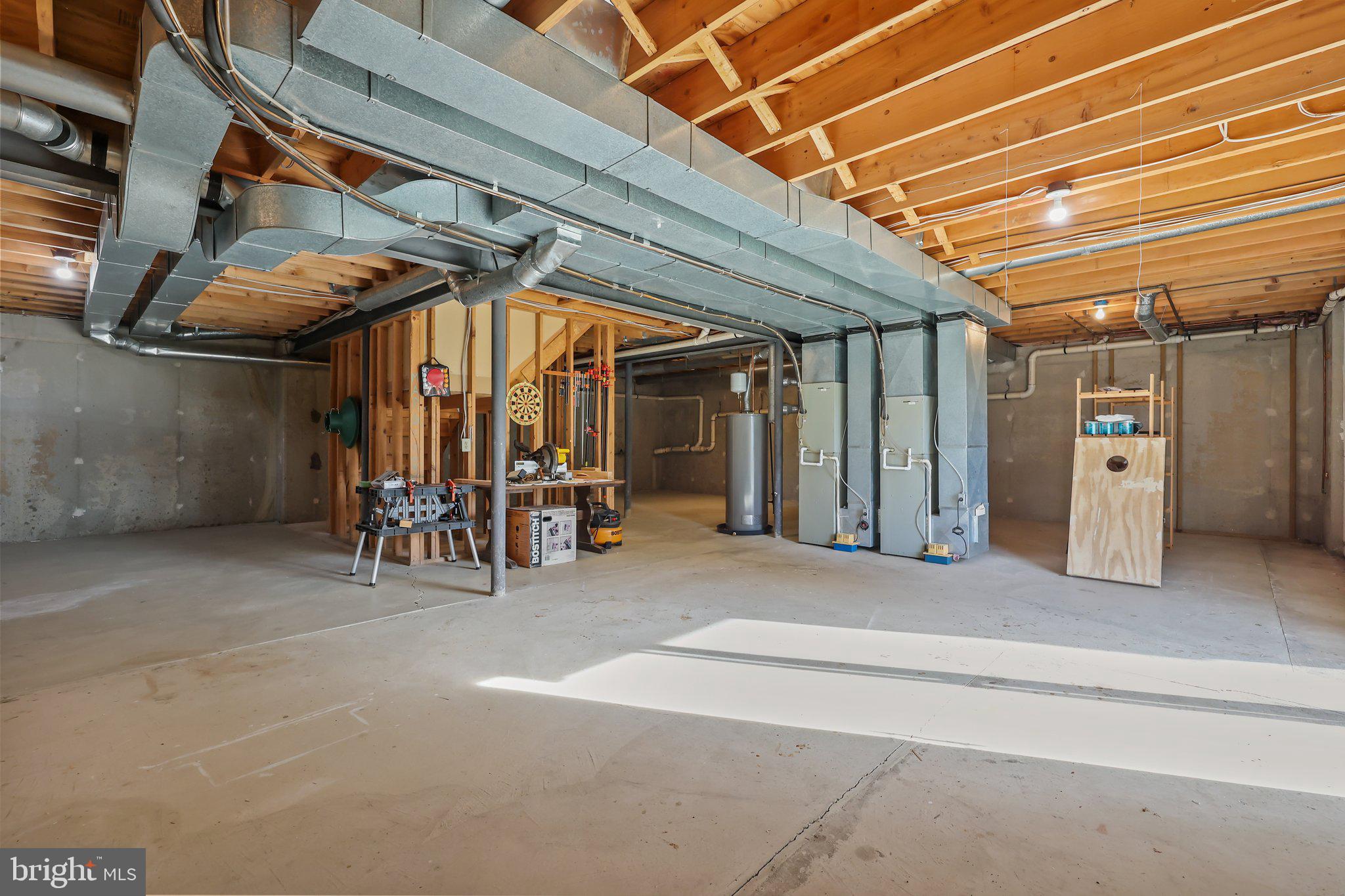 NORTHAMPTON CHASE - Residential