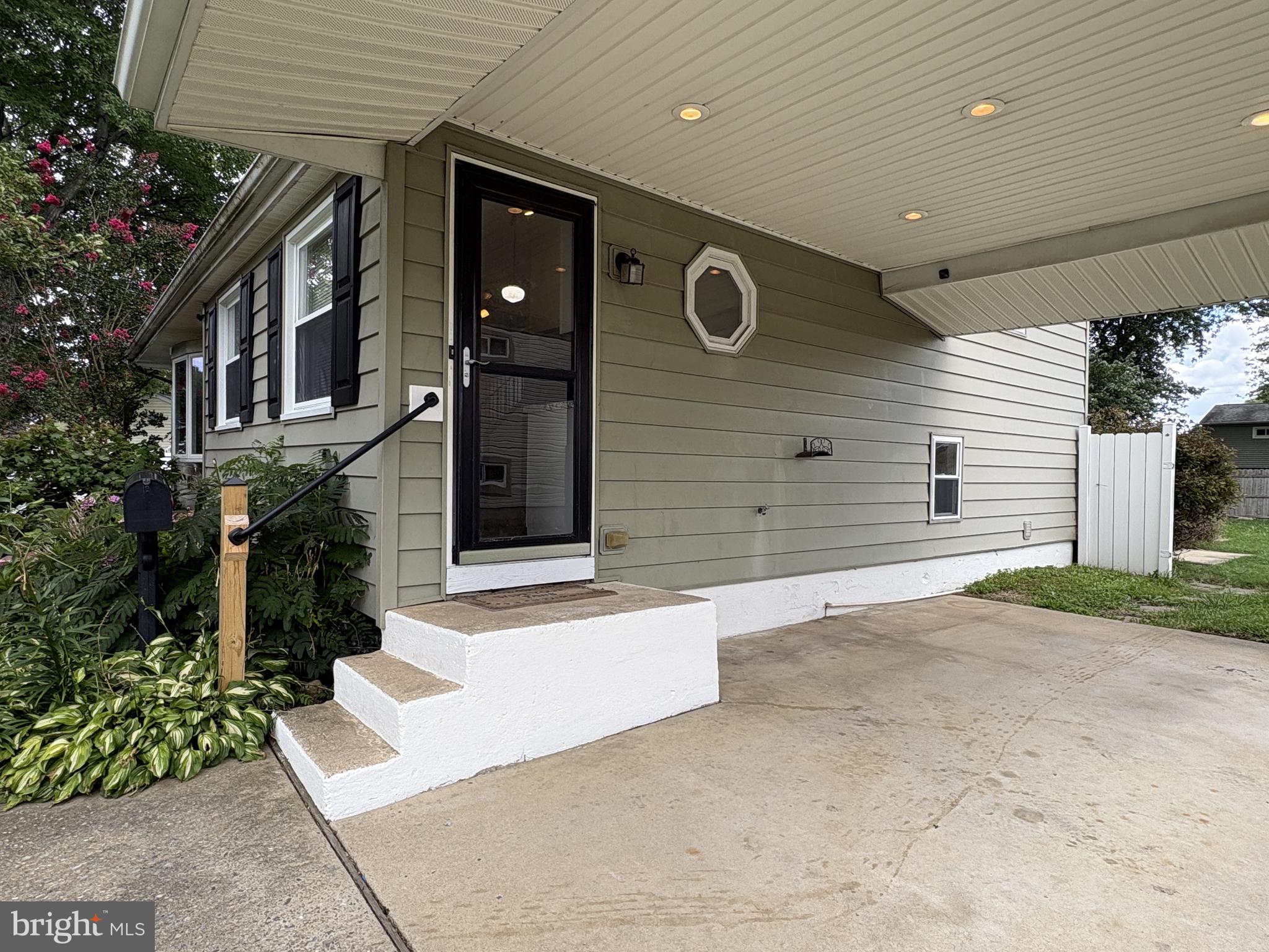 3 RADNOR ROAD