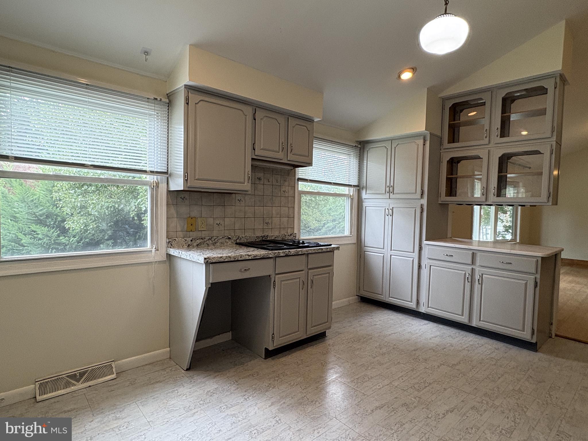 3 RADNOR ROAD