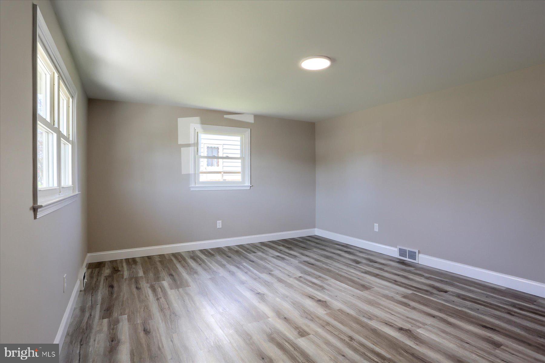 MIDDLETOWN - Residential