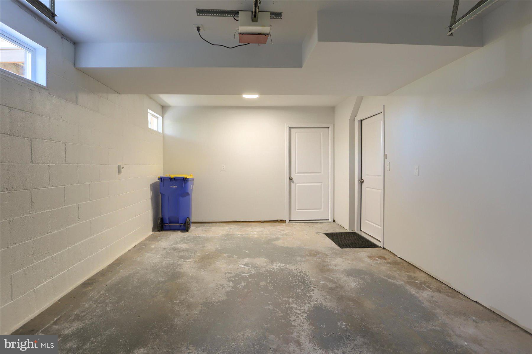 MIDDLETOWN - Residential