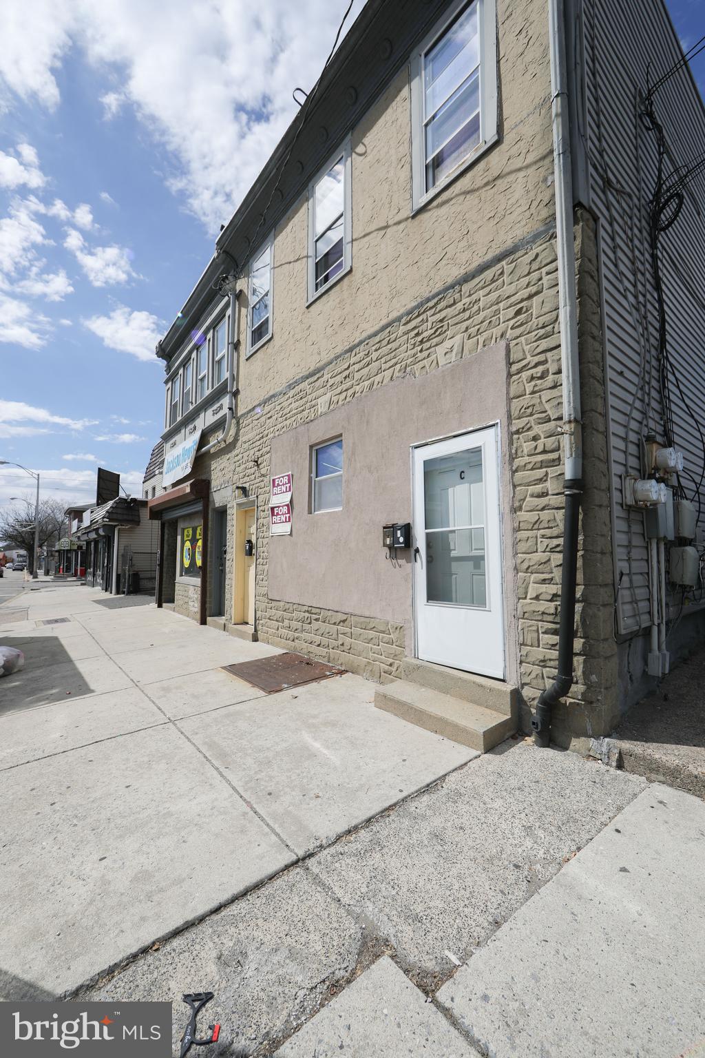 2709 WESTFIELD AVENUE