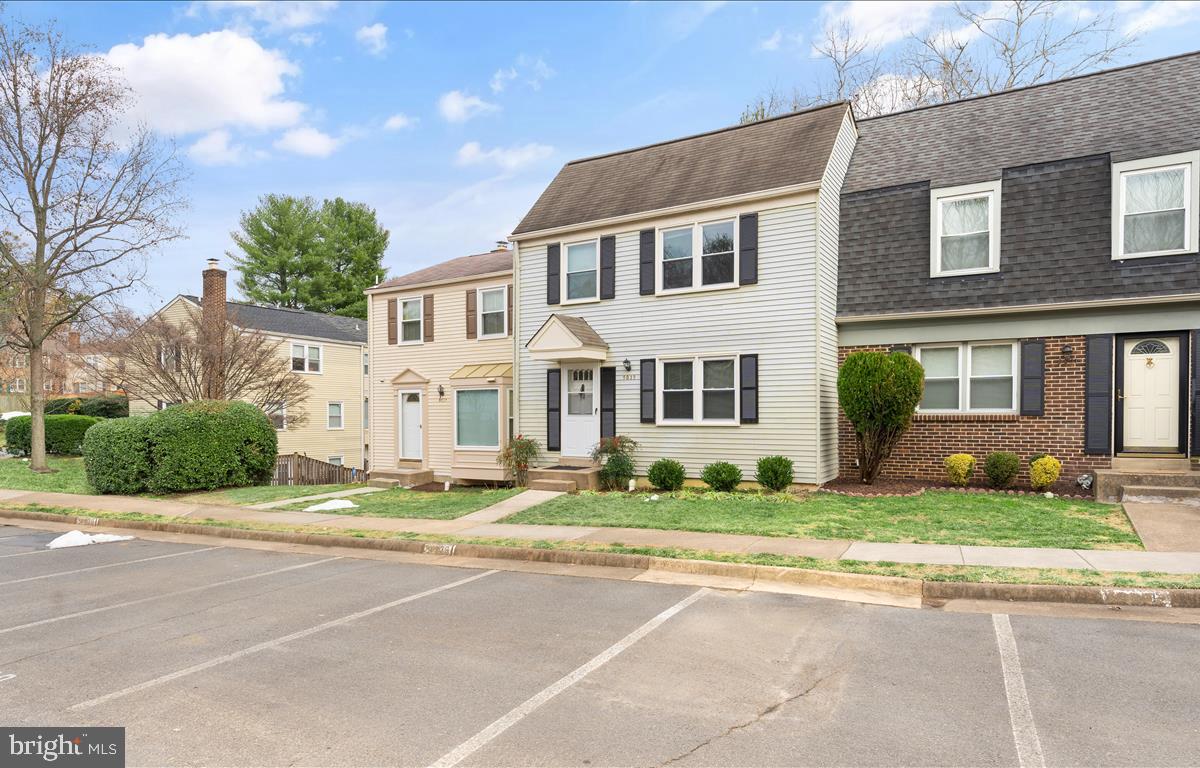 Freshly Painted and Ready Now for You! Step inside and you'll immediately see the wonderful space this home offers in this centrally located townhouse in Fairfax. Three Finished Levels includes a rec room with a walkout door to a lovely rear yard. This great home has a full sized laundry room with storage space. Pets considered on a case by case basis with pet fee. Convenient to Public Transportation, Restaurants, Shopping, Route 66, 29, Metro Station and Route 50. Sorry no smoking. Photos taken prior to last tenant.