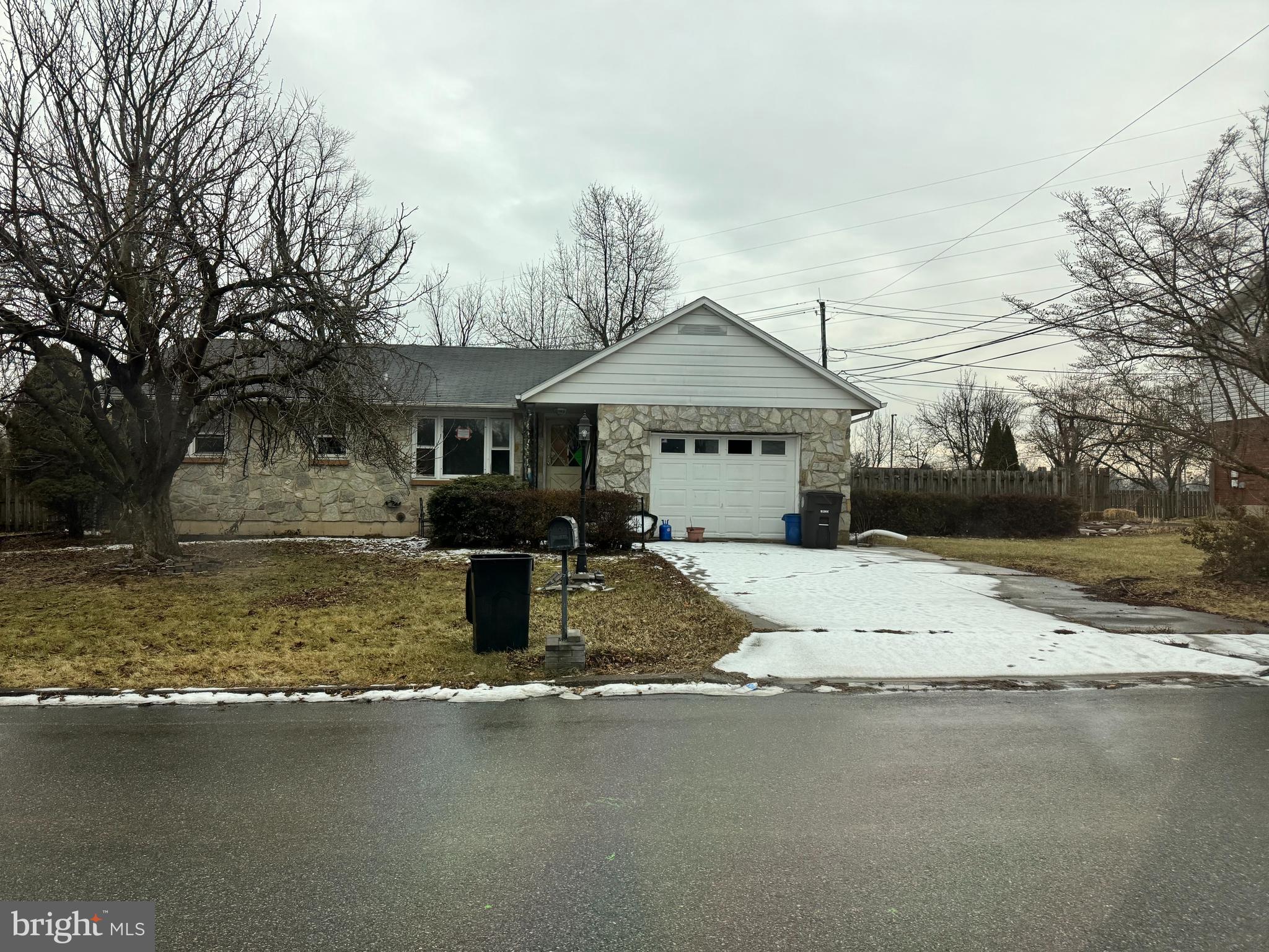 1225 BRENTWOOD AVENUE