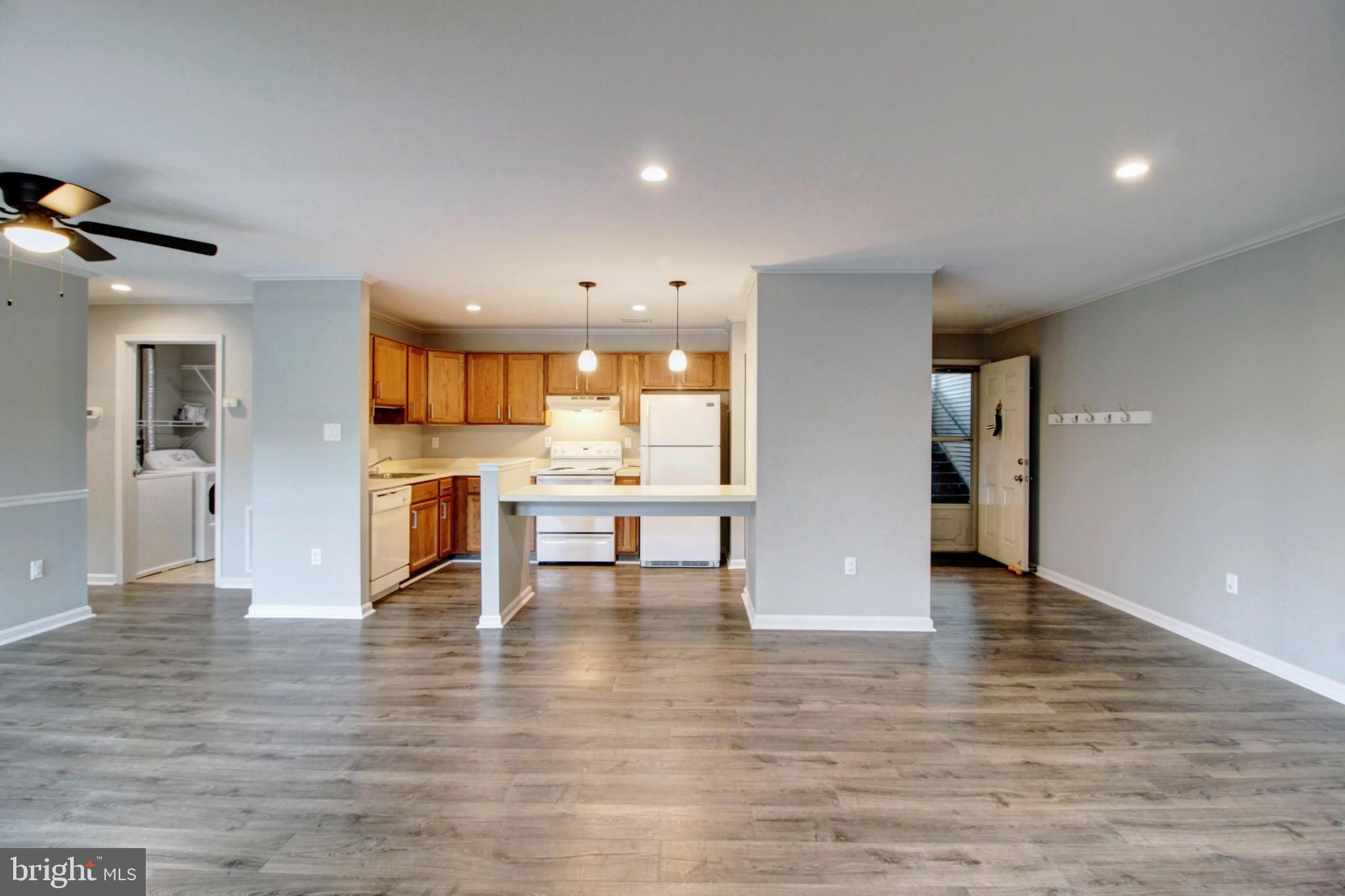 2121 WAINWRIGHT COURT 1C