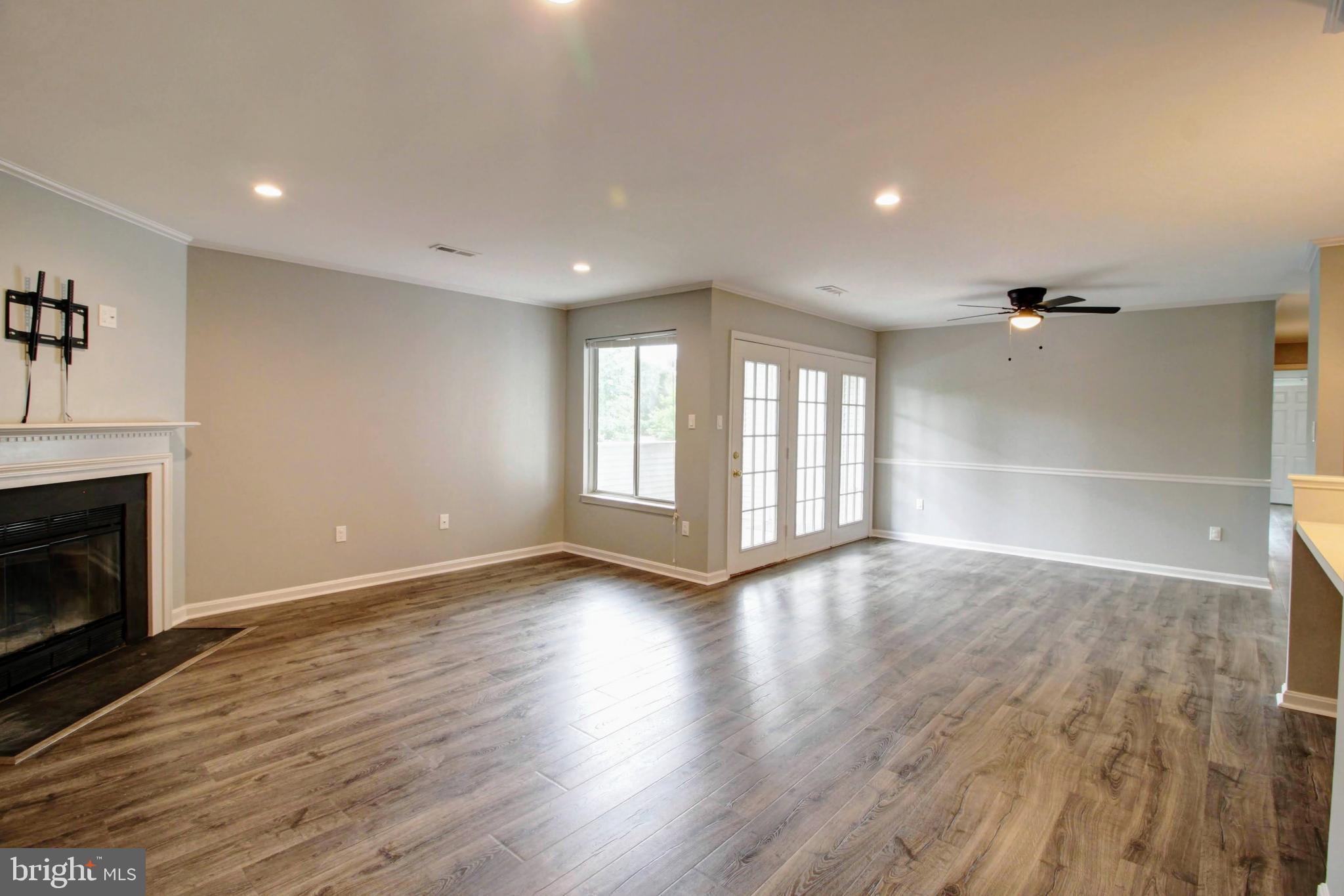 2121 WAINWRIGHT COURT 1C
