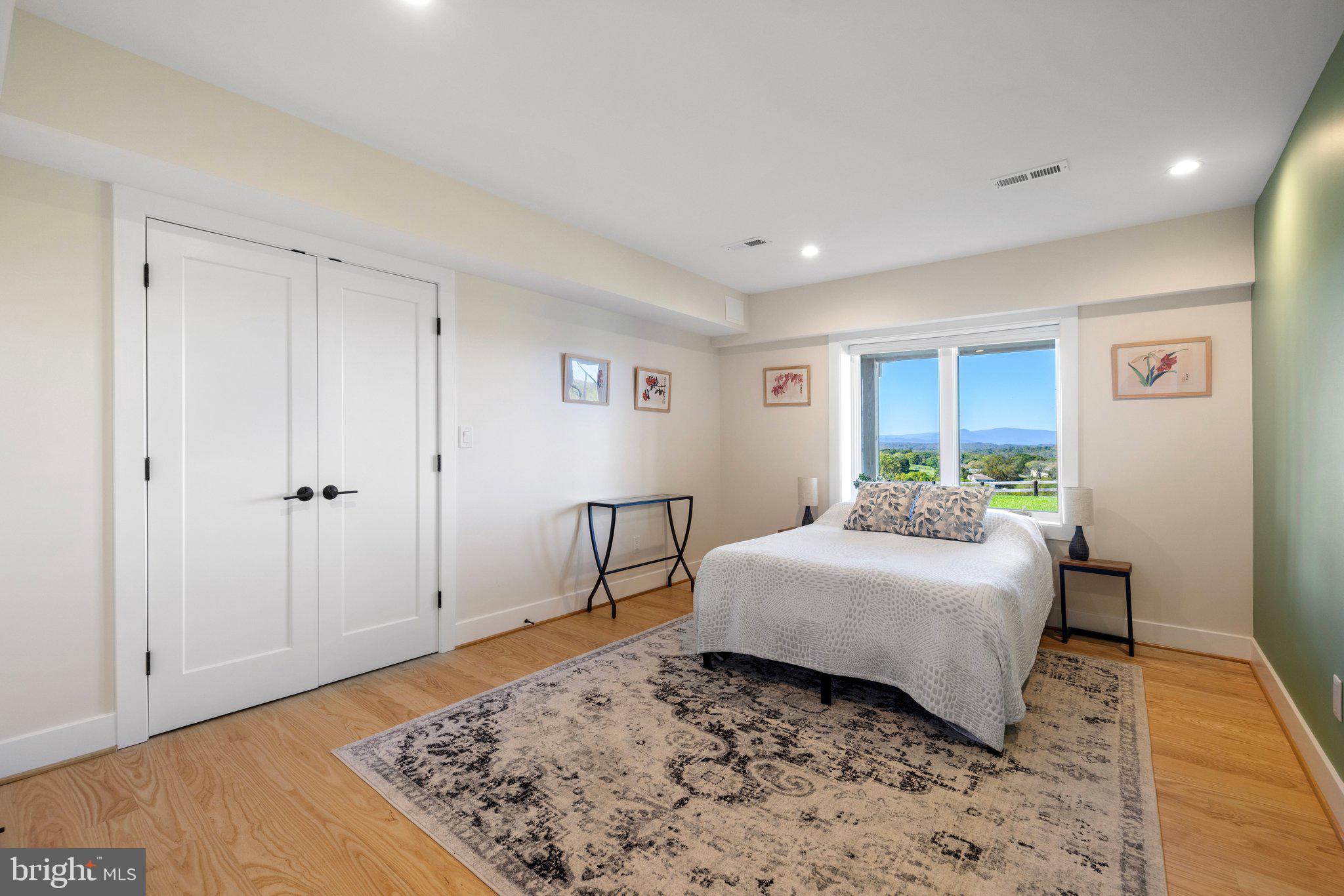 BELLEVUE FARMS - Residential