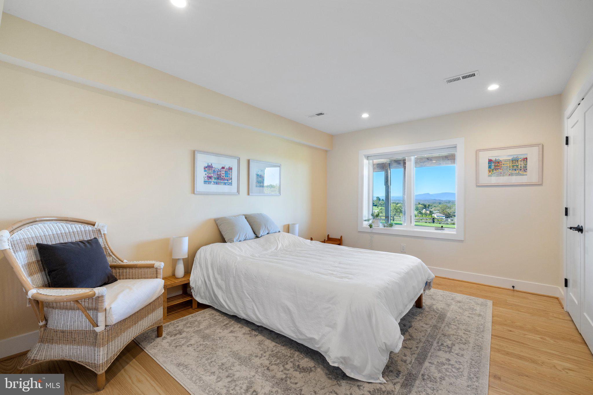 BELLEVUE FARMS - Residential