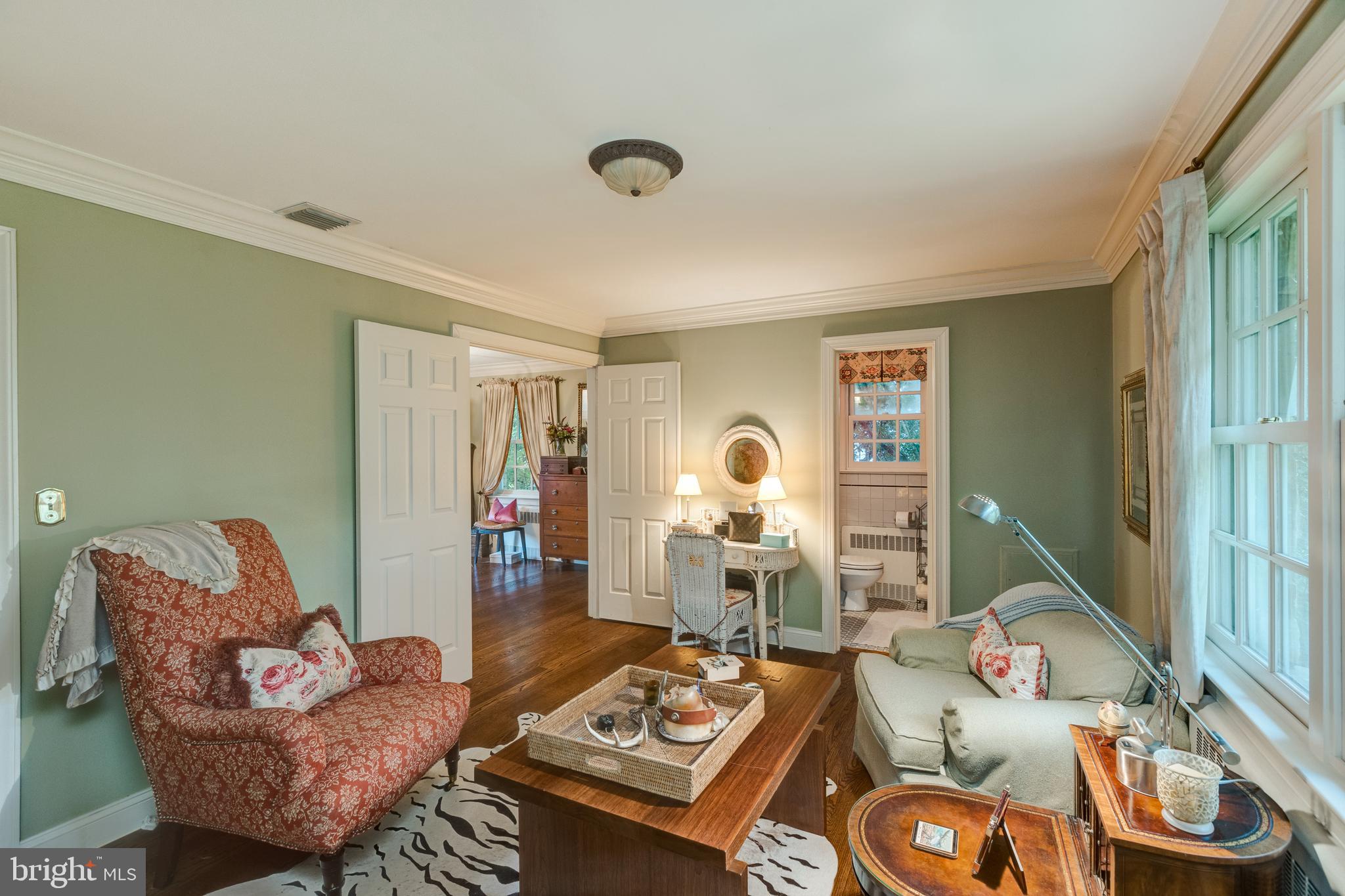 COUNTRY CLUB HILLS - Residential