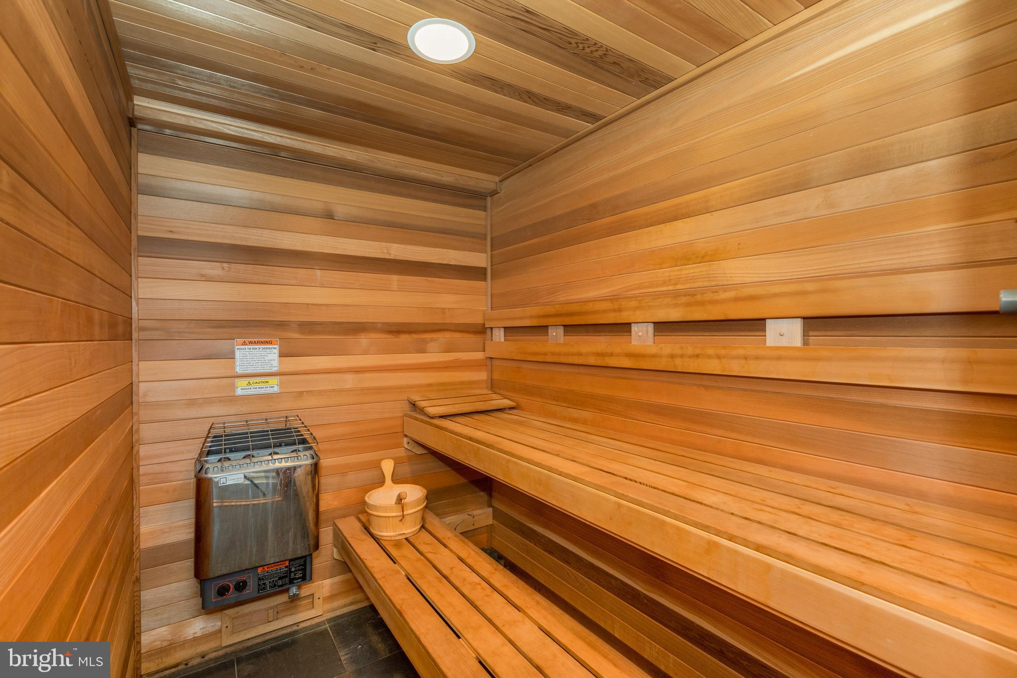 COUNTRY CLUB HILLS - Residential