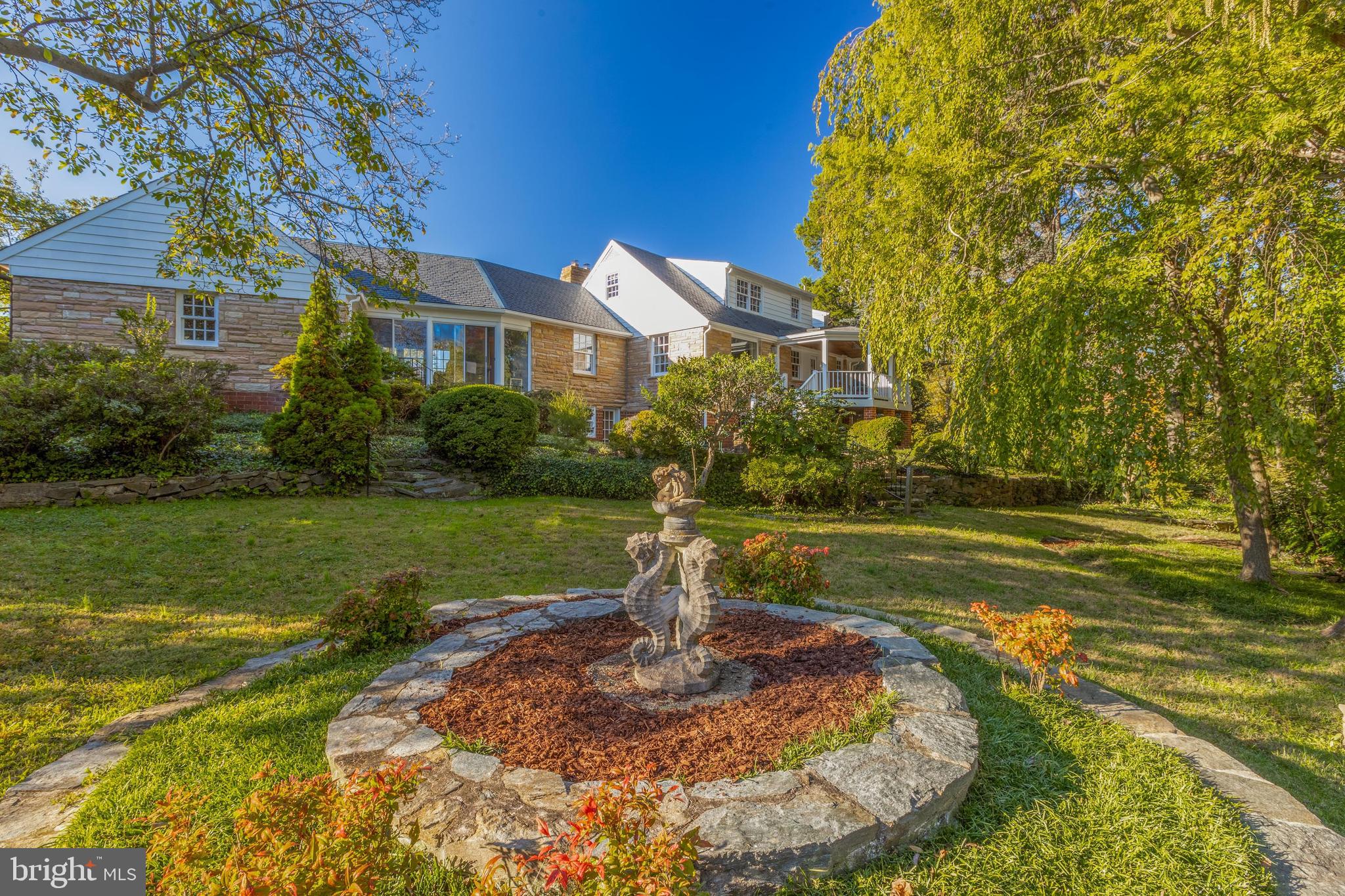 COUNTRY CLUB HILLS - Residential