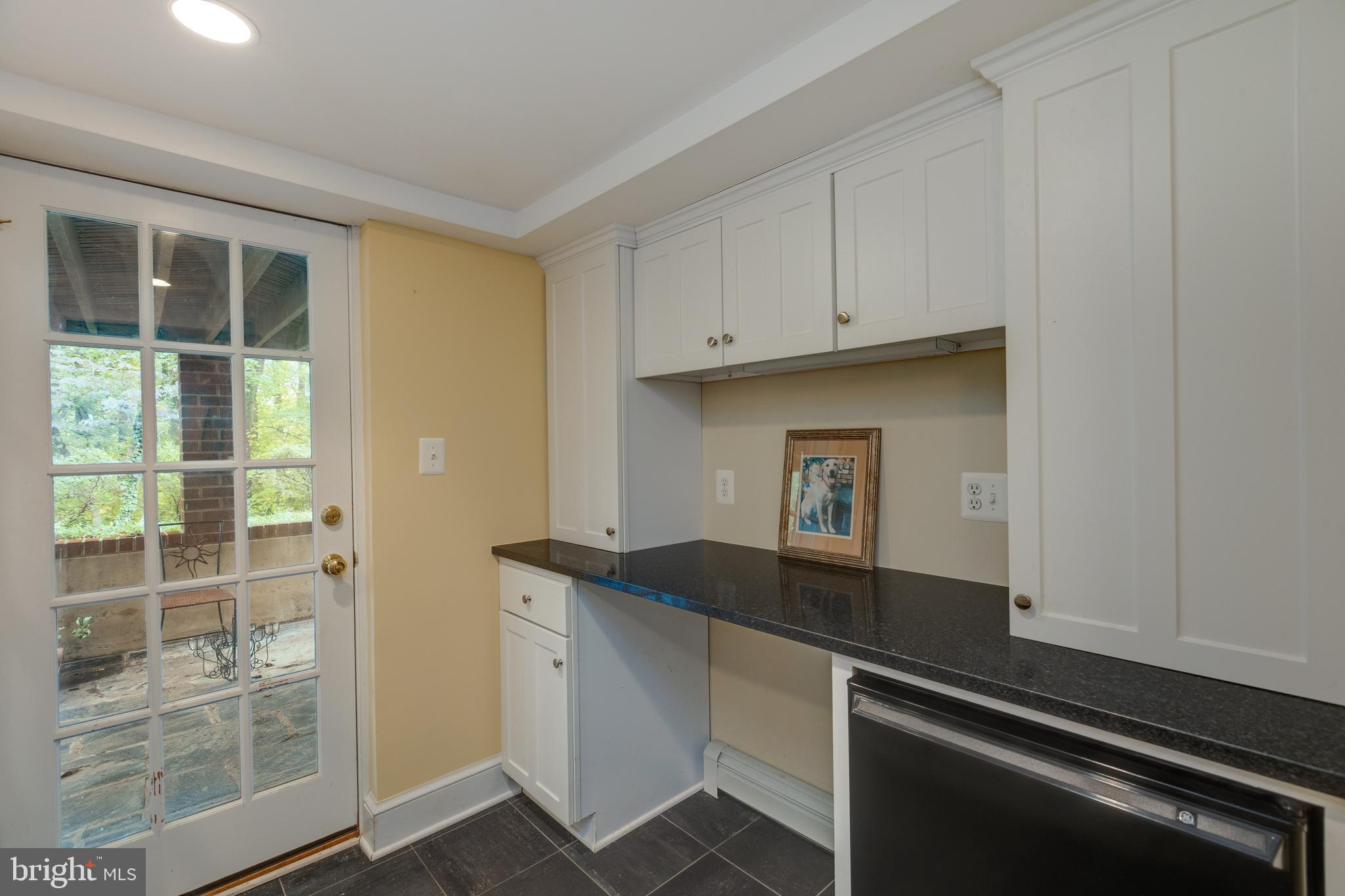 COUNTRY CLUB HILLS - Residential