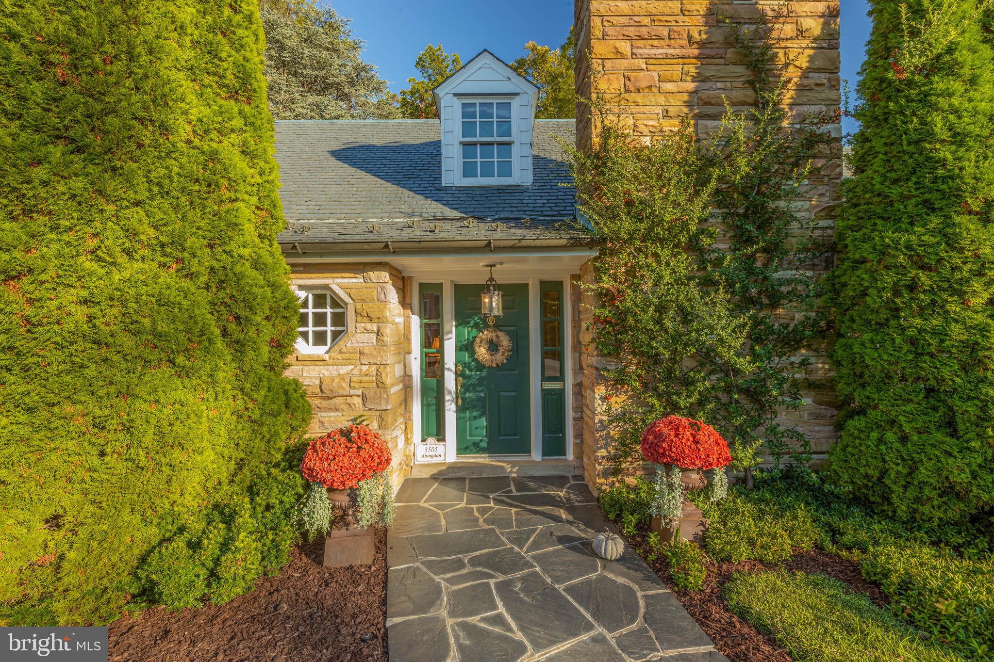 COUNTRY CLUB HILLS - Residential