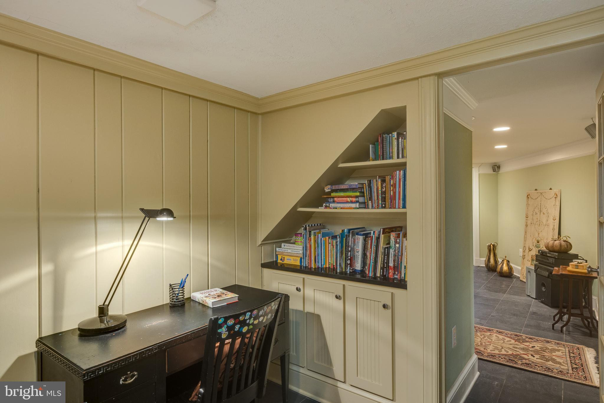 COUNTRY CLUB HILLS - Residential