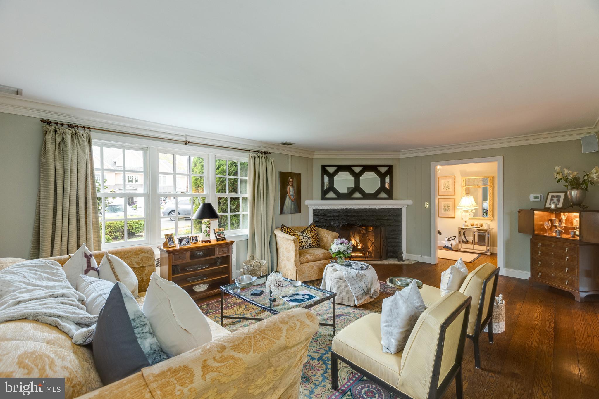 COUNTRY CLUB HILLS - Residential