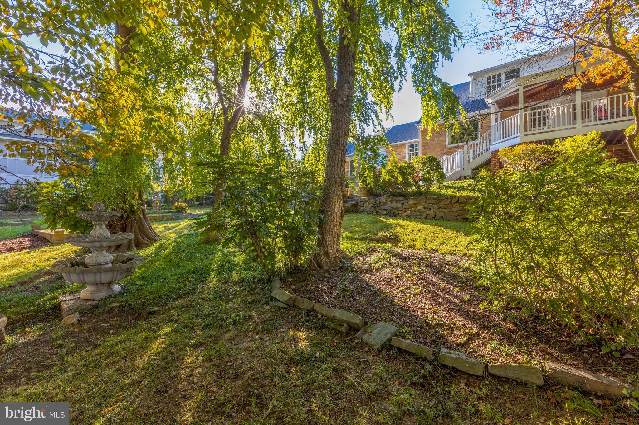 COUNTRY CLUB HILLS - Residential