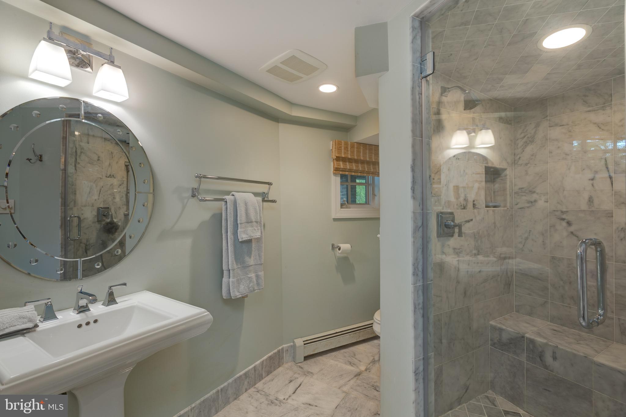 COUNTRY CLUB HILLS - Residential