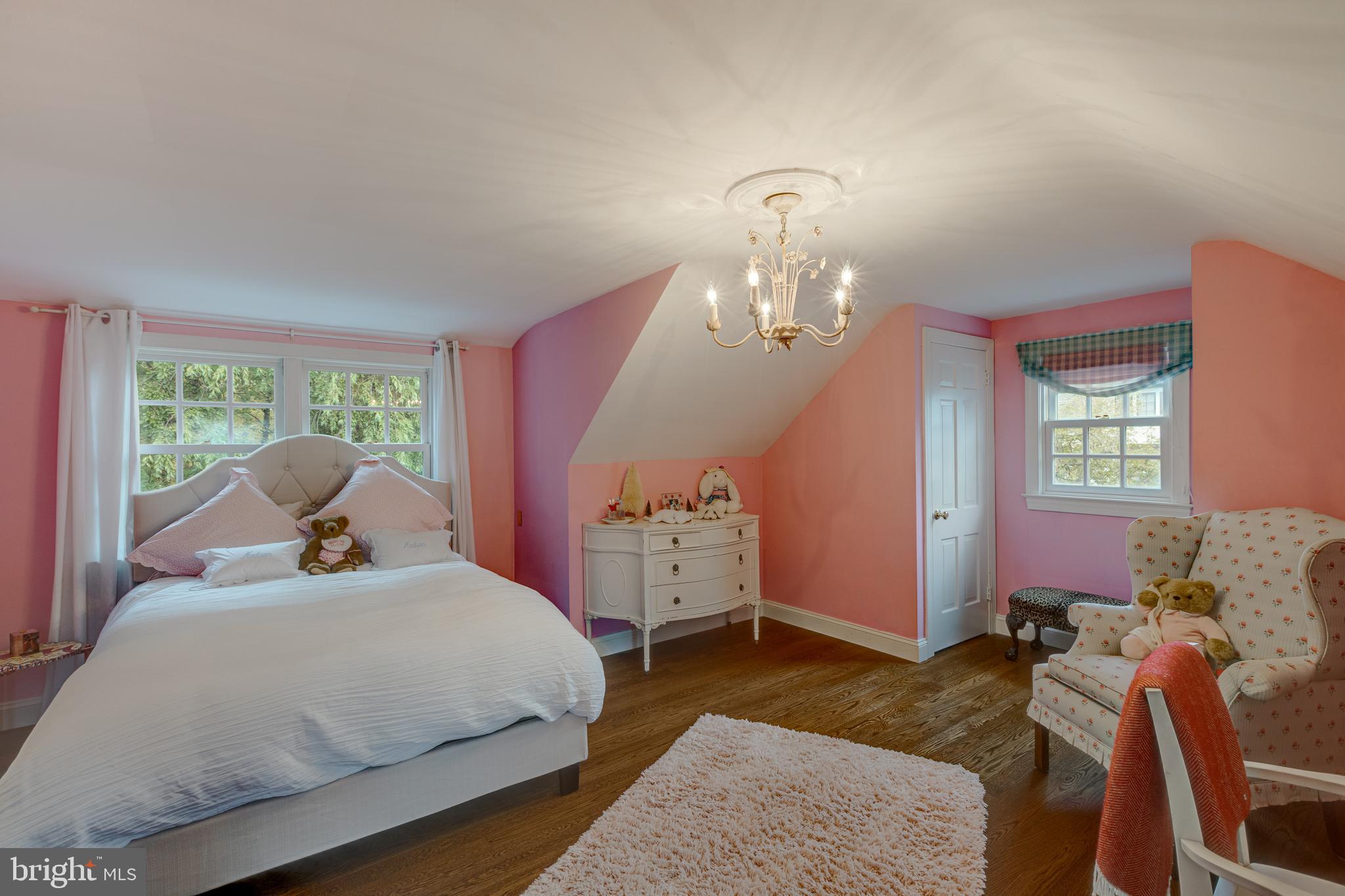 COUNTRY CLUB HILLS - Residential