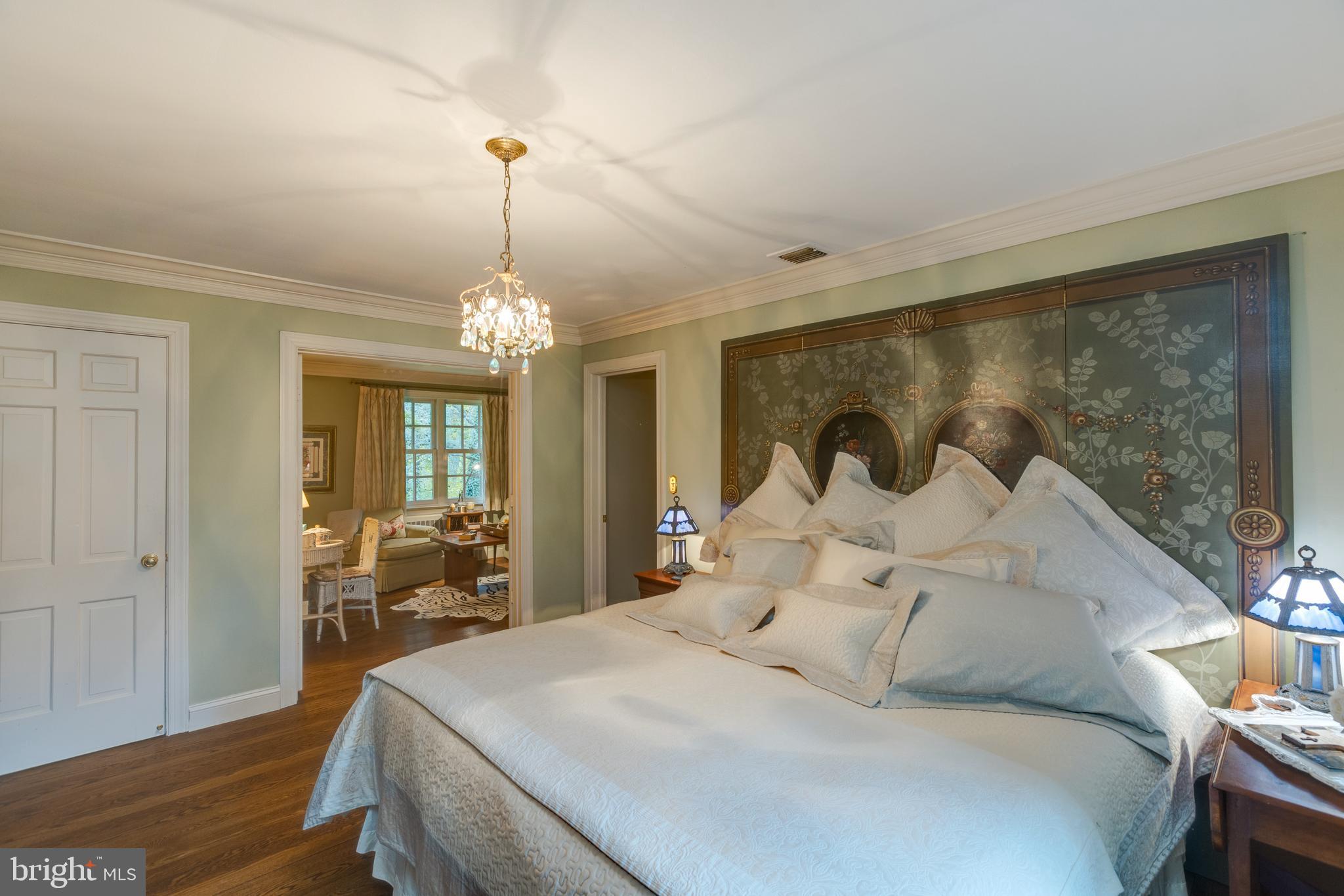 COUNTRY CLUB HILLS - Residential