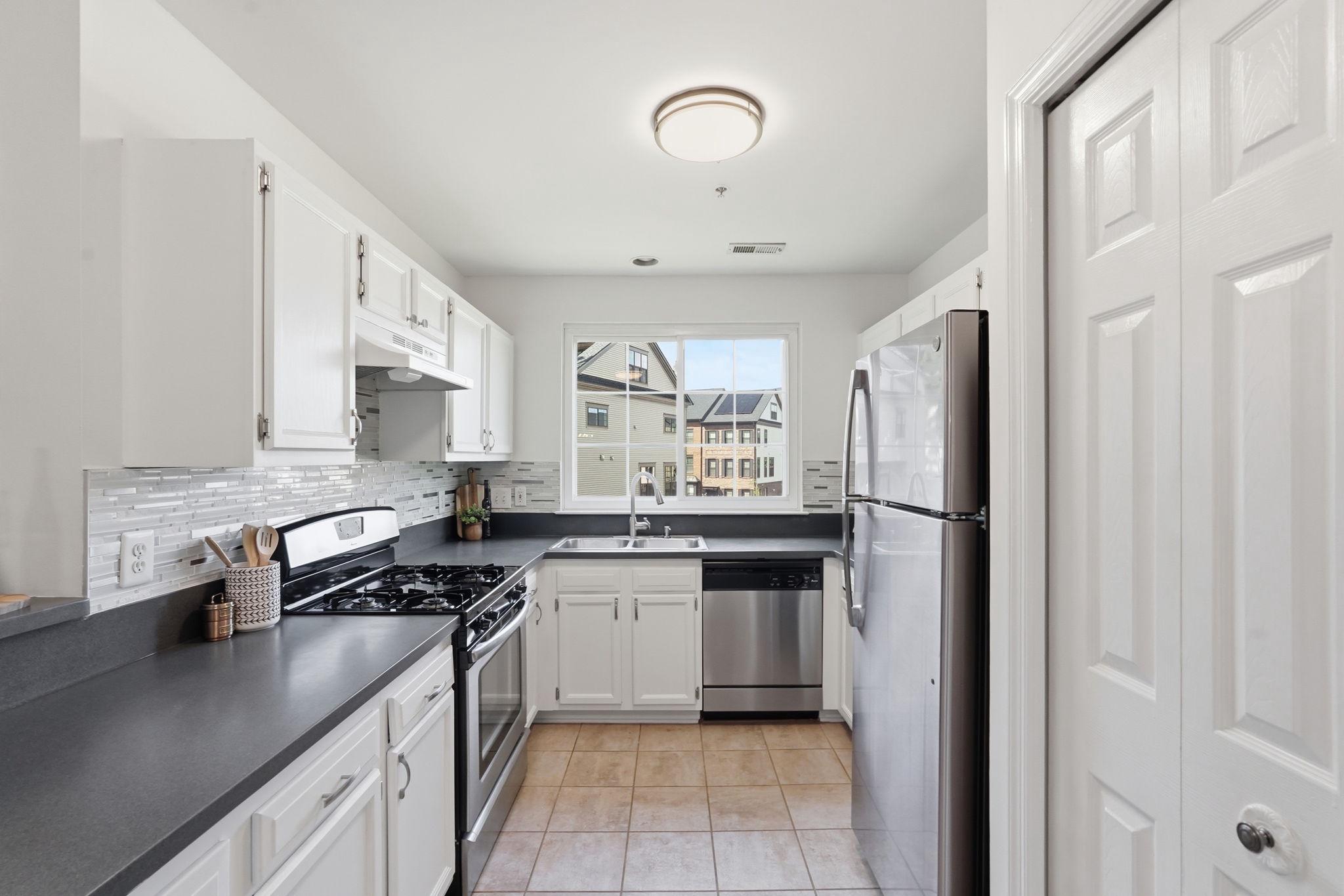CEDAR LAKES - Residential