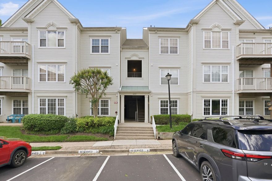 Welcome home to this spacious and beautifully refreshed 2-bedroom, 2-bath condo in the sought-after Fair Oaks area of Fairfax! Offering over 1,200 square feet of comfortable living space, this bright and inviting home combines convenience, privacy, and thoughtful design.
Step inside to find fresh paint and brand-new carpet throughout, creating a crisp, move-in ready feel. The open layout features a generous dining room perfect for hosting, and a cozy living room centered around a gas-burning fireplace, ideal for relaxing evenings at home. Just off the living room, enjoy a quiet balcony tucked at the back of the building with a small tree buffer for added privacy.
The oversized kitchen is a standout, with abundant counter space, plenty of cabinetry, and a sunny window that fills the room with natural light. A convenient laundry closet is located just off the kitchen for easy everyday living.
The spacious primary suite offers a true retreat, complete with a large walk-in closet and an expansive ensuite bathroom featuring a dual vanity, soaking tub, and separate shower. A well-sized second bedroom and full bath provide flexibility for guests, a home office, or both.
This home includes an assigned parking space and easy access with just one level of stairs to reach the unit. Enjoy community amenities including walking trails, play areas, and an outdoor pool. Commuters will love the quick access to Routes 286, 66, and 29, along with endless nearby shopping, dining, and entertainment options. Comfort, convenience, and a fantastic Fairfax location.