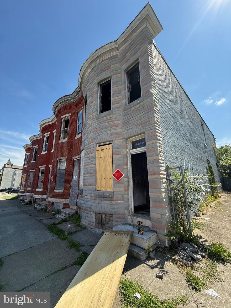 Sold as is, buyer pays all closing costs. Title company is Silver Title And Escrow. DO NOT CONTACT LISTING AGENT SEE PRIVATE REMARKS. Call/text Ben Caplan