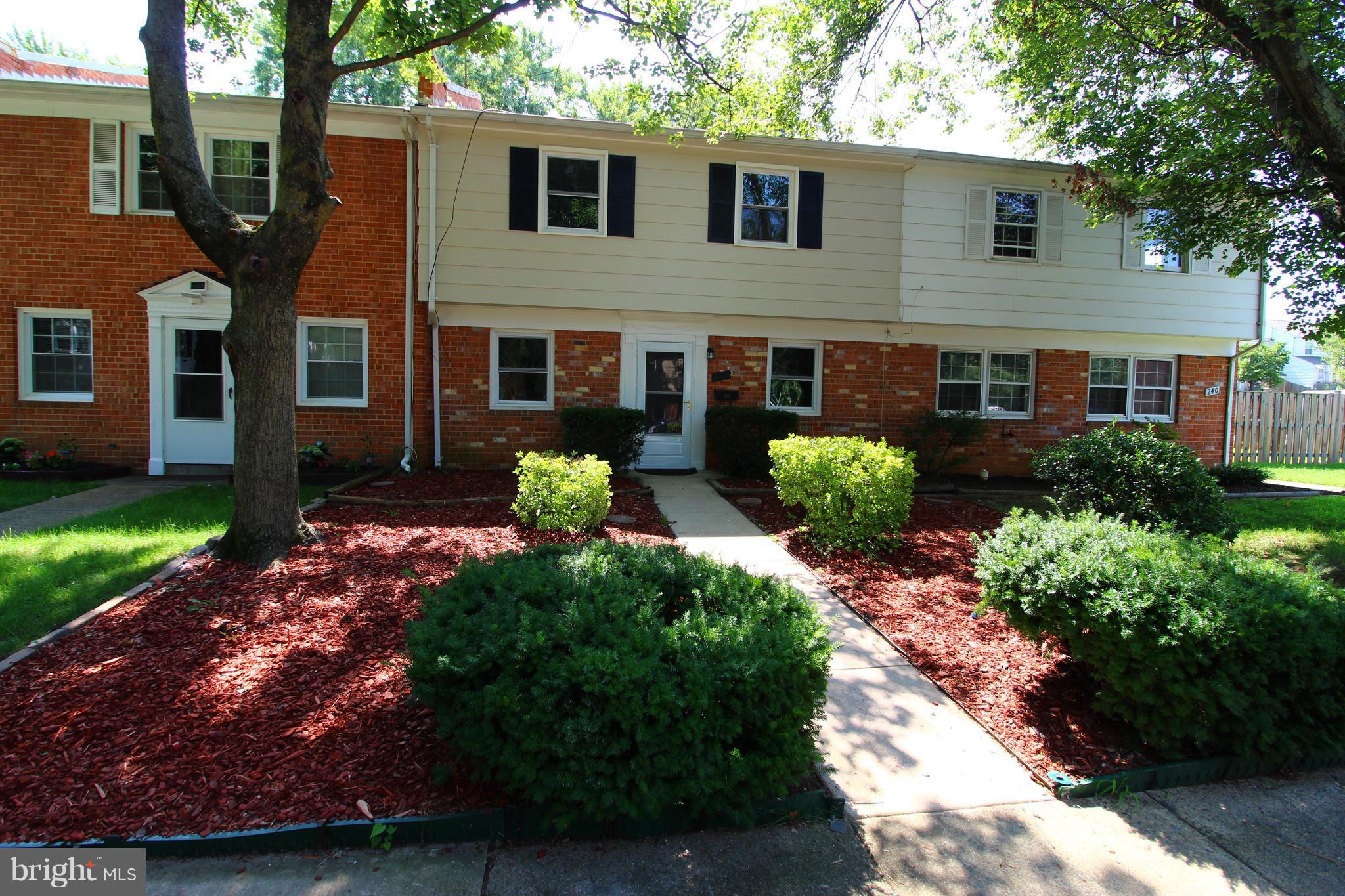 VIRGINIA KNOLLS - Residential