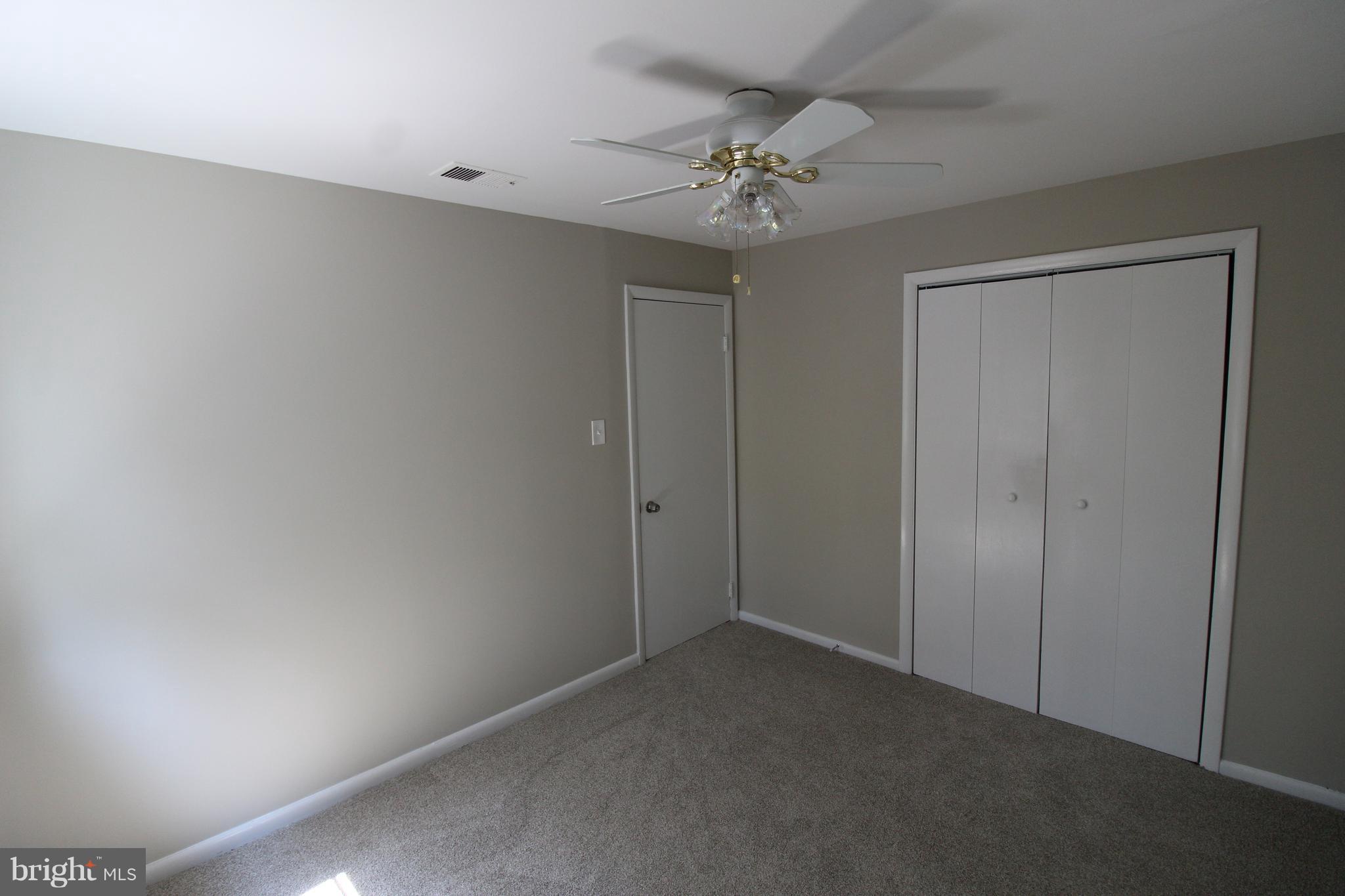 VIRGINIA KNOLLS - Residential